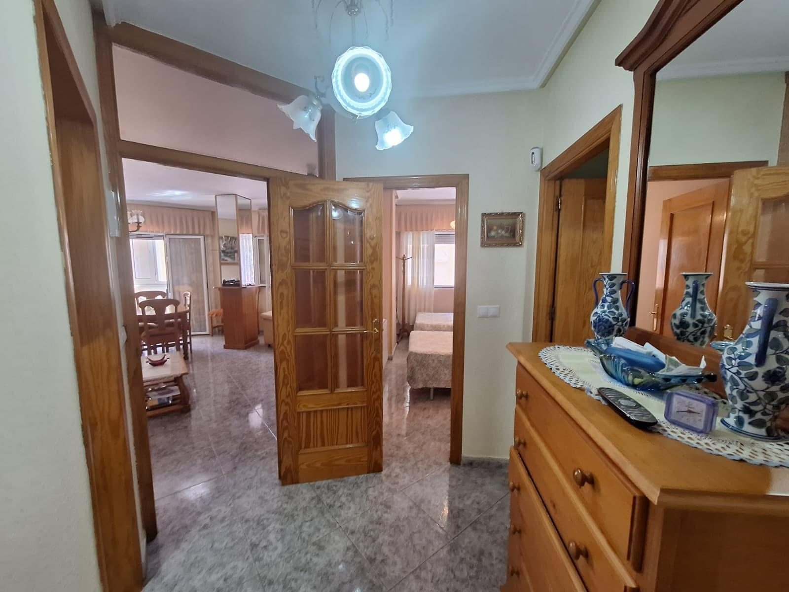 For sale - 2 Bedroom 2 Bathroom Apartment in Torrevieja - Playa De Los Locos  - Alicante