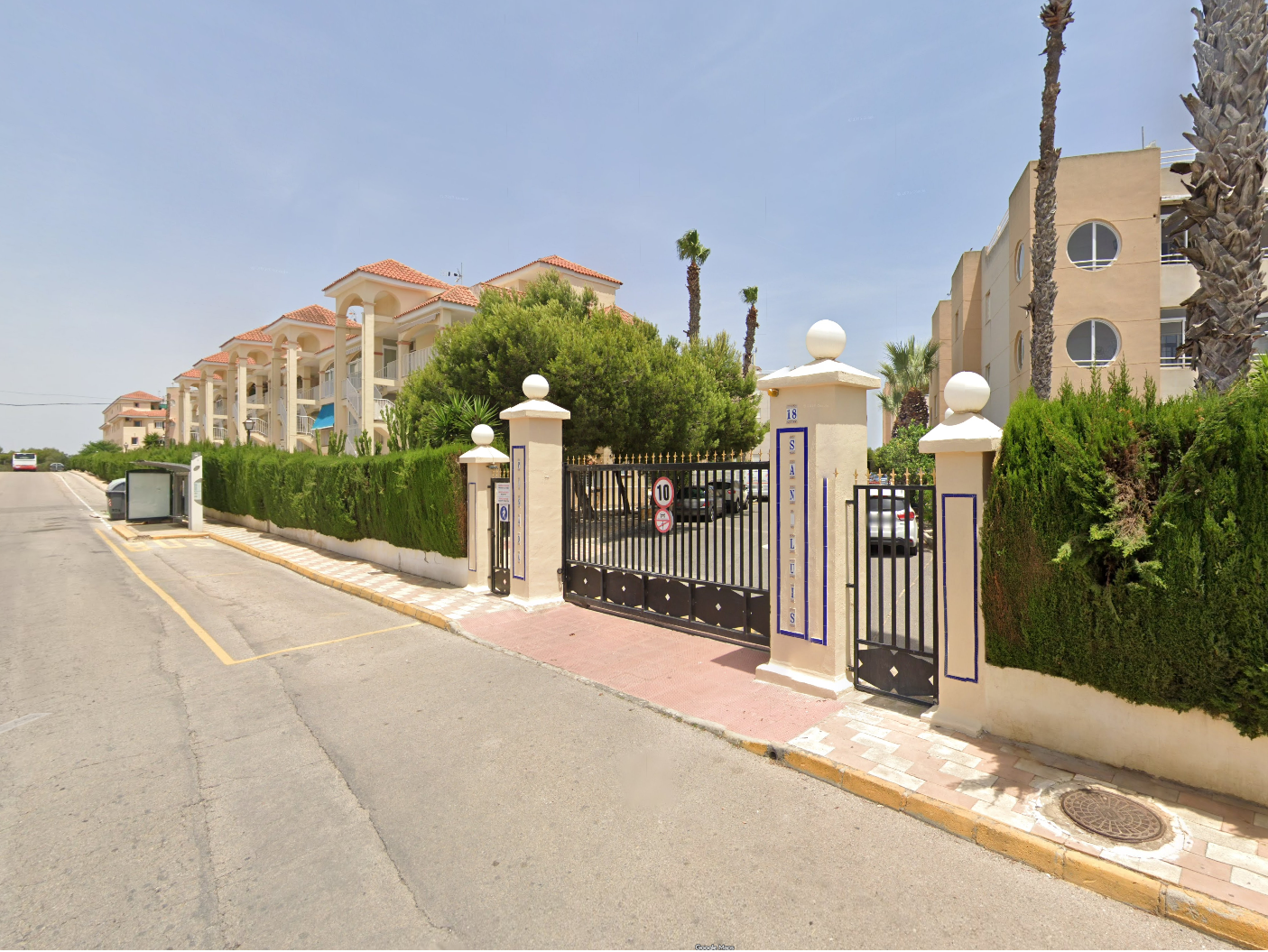 For sale - 2 Bedroom 2 Bathroom Town House in Torrevieja - Costa Blanca  - Alicante