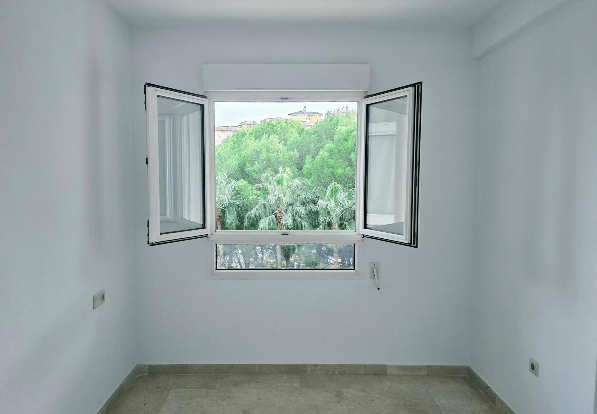 For sale - 2 Bedroom 1 Bathroom Apartment in Orihuela Costa - Altos De Campoamor  - Alicante