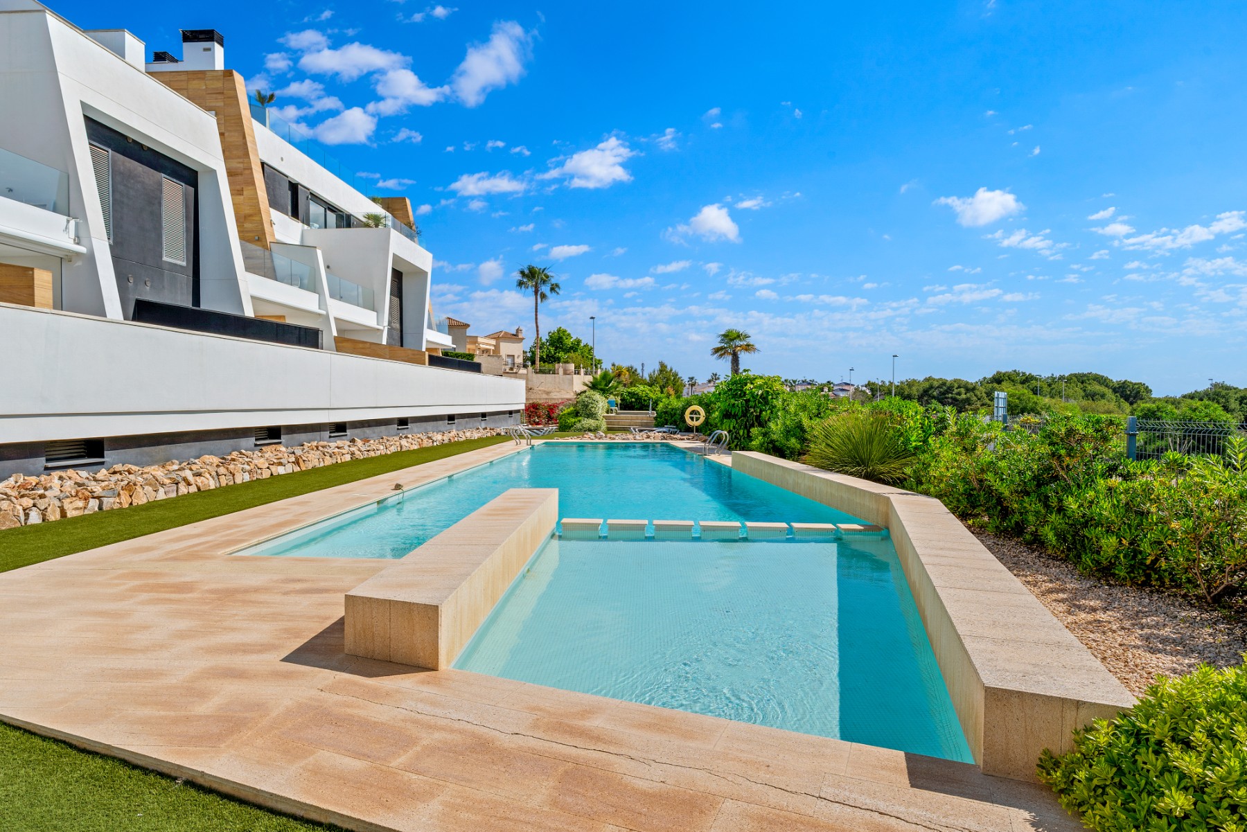 For sale - 2 Bedroom 2 Bathroom Apartment in Villamartin - Costa Blanca  - Alicante