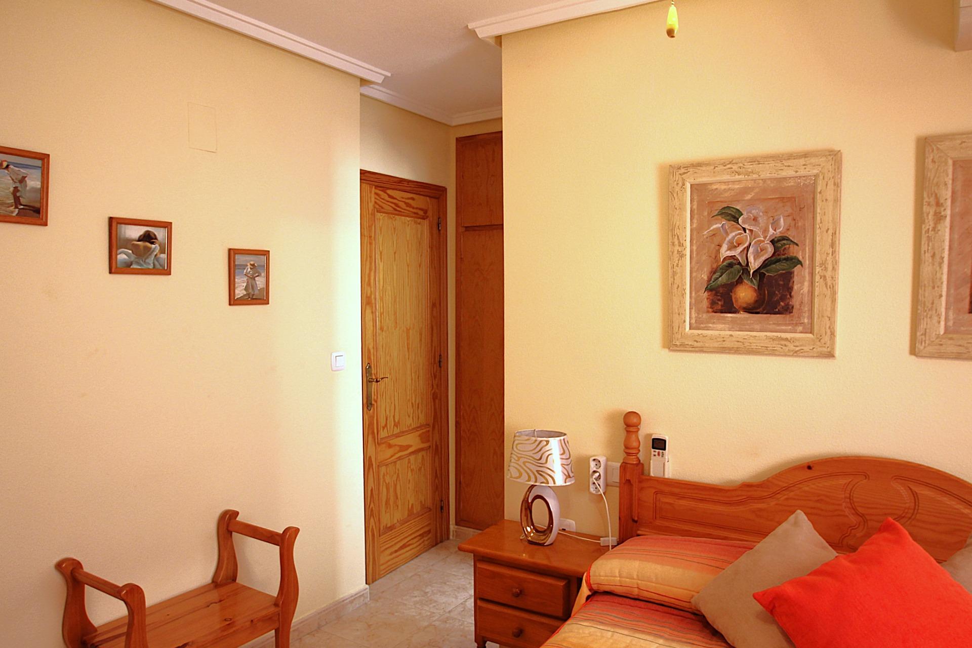 For sale - 3 Bedroom 2 Bathroom Apartment in Torrevieja - Las Piscinas Naturales  - Alicante
