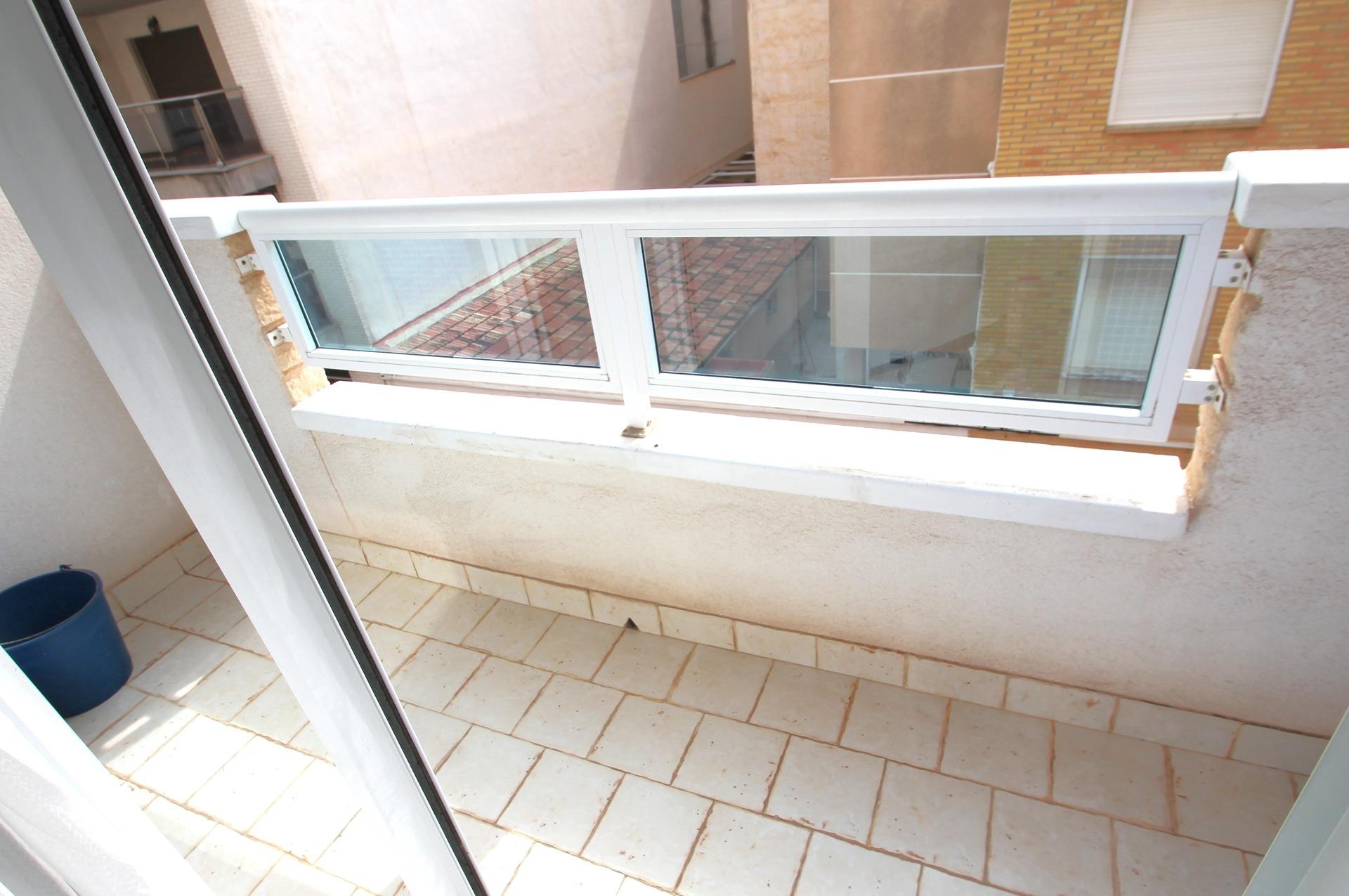 For sale - 3 Bedroom 2 Bathroom Apartment in Torrevieja - Las Piscinas Naturales  - Alicante