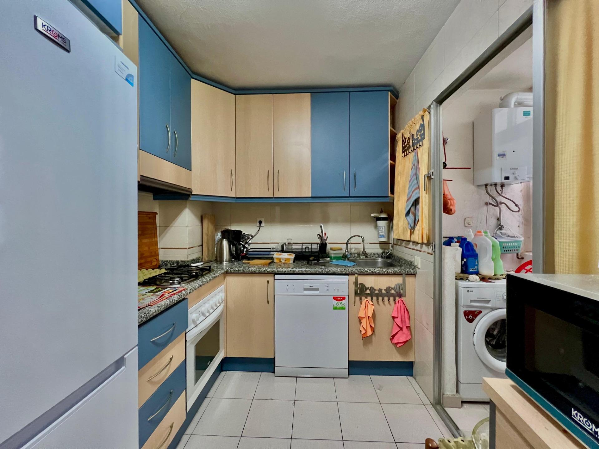 For sale - 4 Bedroom 2 Bathroom Apartment in Torrevieja - Puerto Deportivo  - Alicante