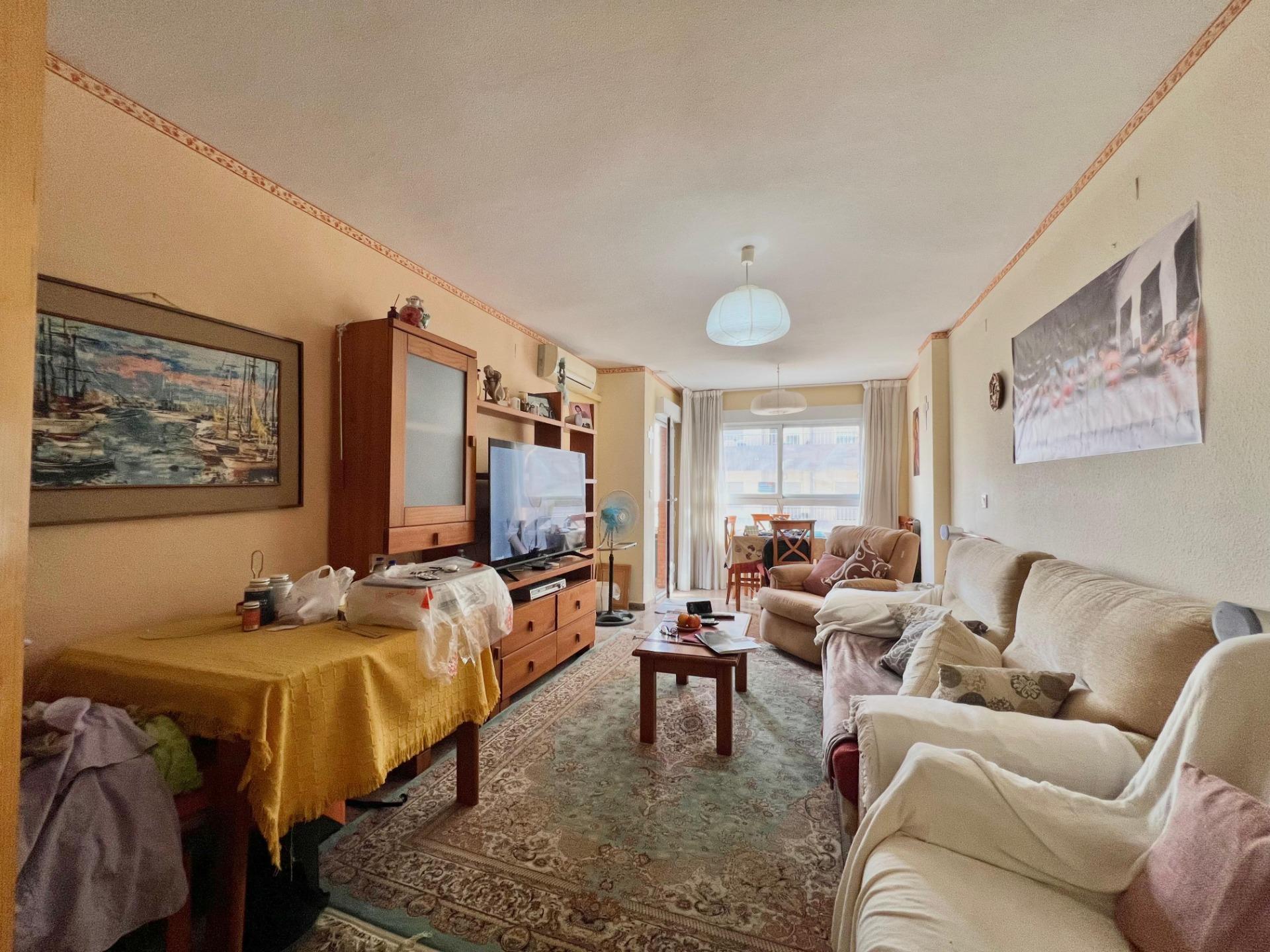 For sale - 4 Bedroom 2 Bathroom Apartment in Torrevieja - Puerto Deportivo  - Alicante