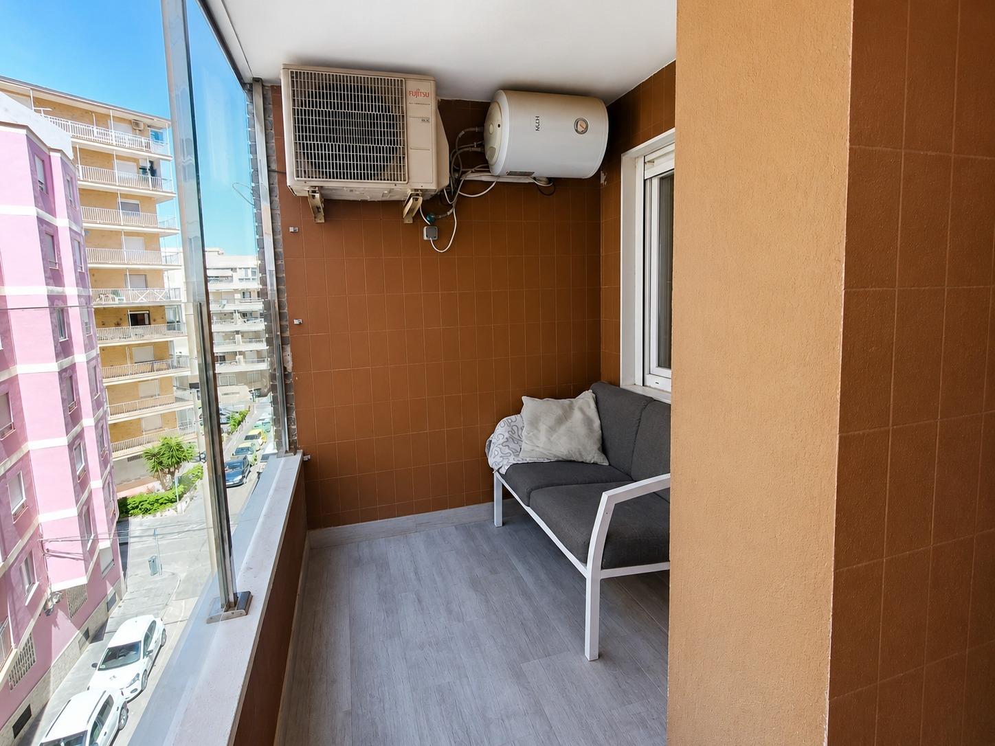 For sale - 3 Bedroom 2 Bathroom Apartment in Torrevieja - Playa Del Cura  - Alicante