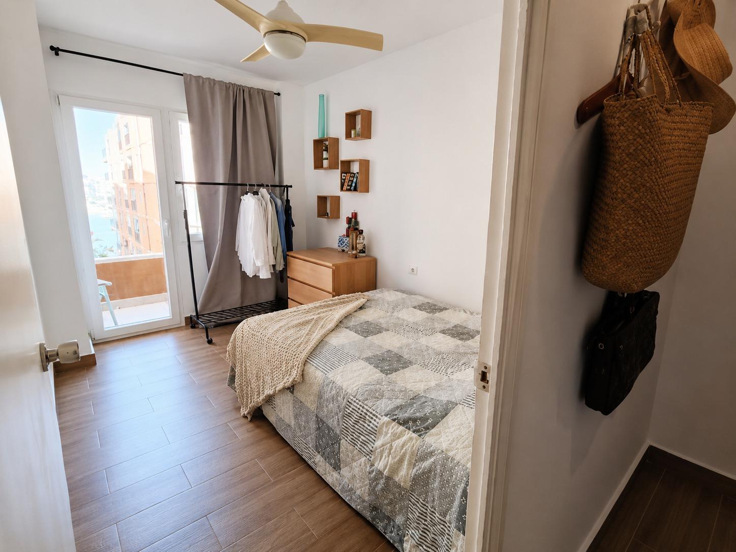 For sale - 3 Bedroom 2 Bathroom Apartment in Torrevieja - Playa Del Cura  - Alicante