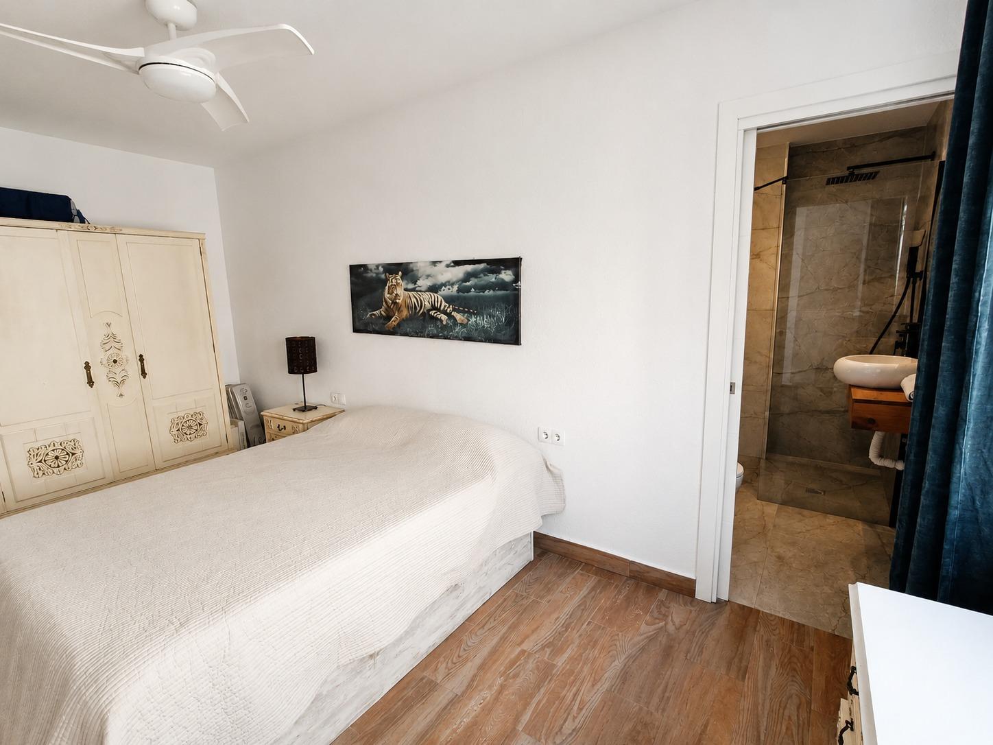 For sale - 3 Bedroom 2 Bathroom Apartment in Torrevieja - Playa Del Cura  - Alicante