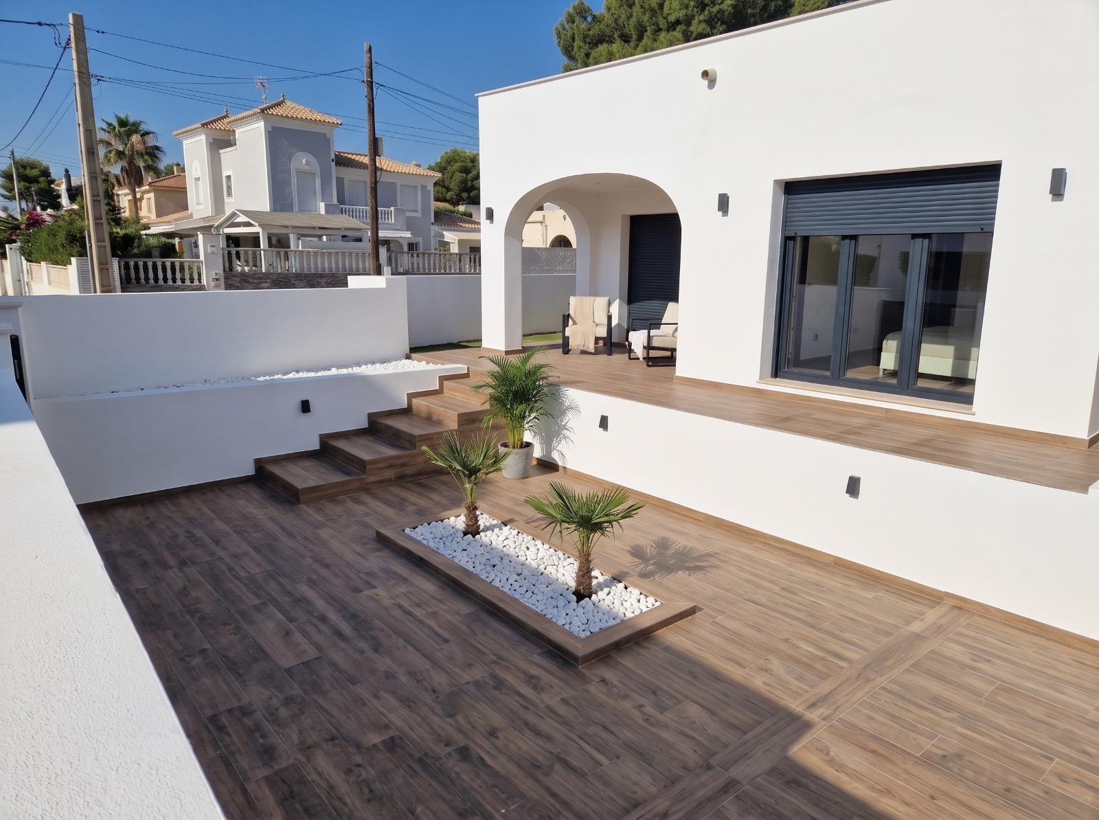 For sale - 3 Bedroom 2 Bathroom Villa in Torrevieja - Los Balcones - Los Altos Del Edén  - Alicante