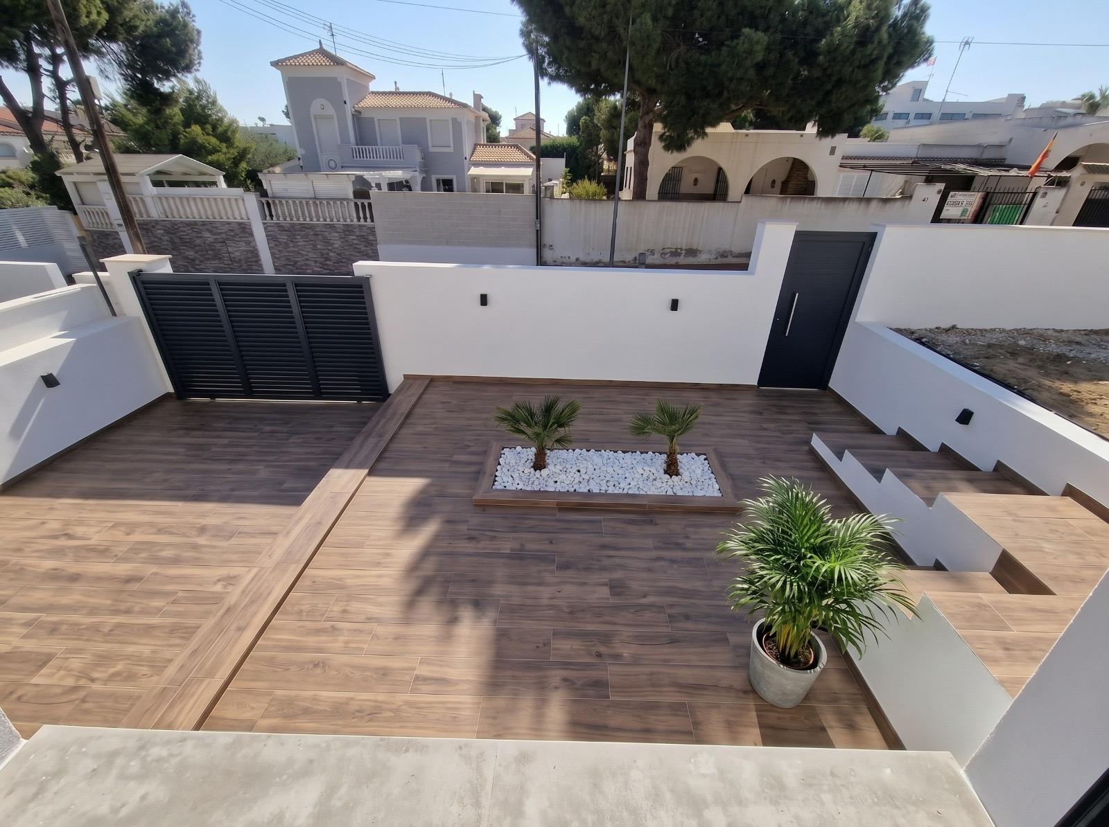For sale - 3 Bedroom 2 Bathroom Villa in Torrevieja - Los Balcones - Los Altos Del Edén  - Alicante
