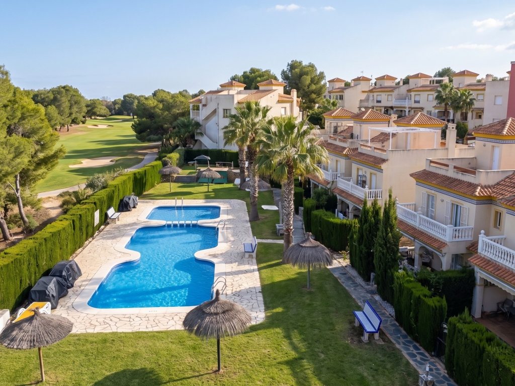 4 Bedroom 3 Bathroom Town House in Villamartin