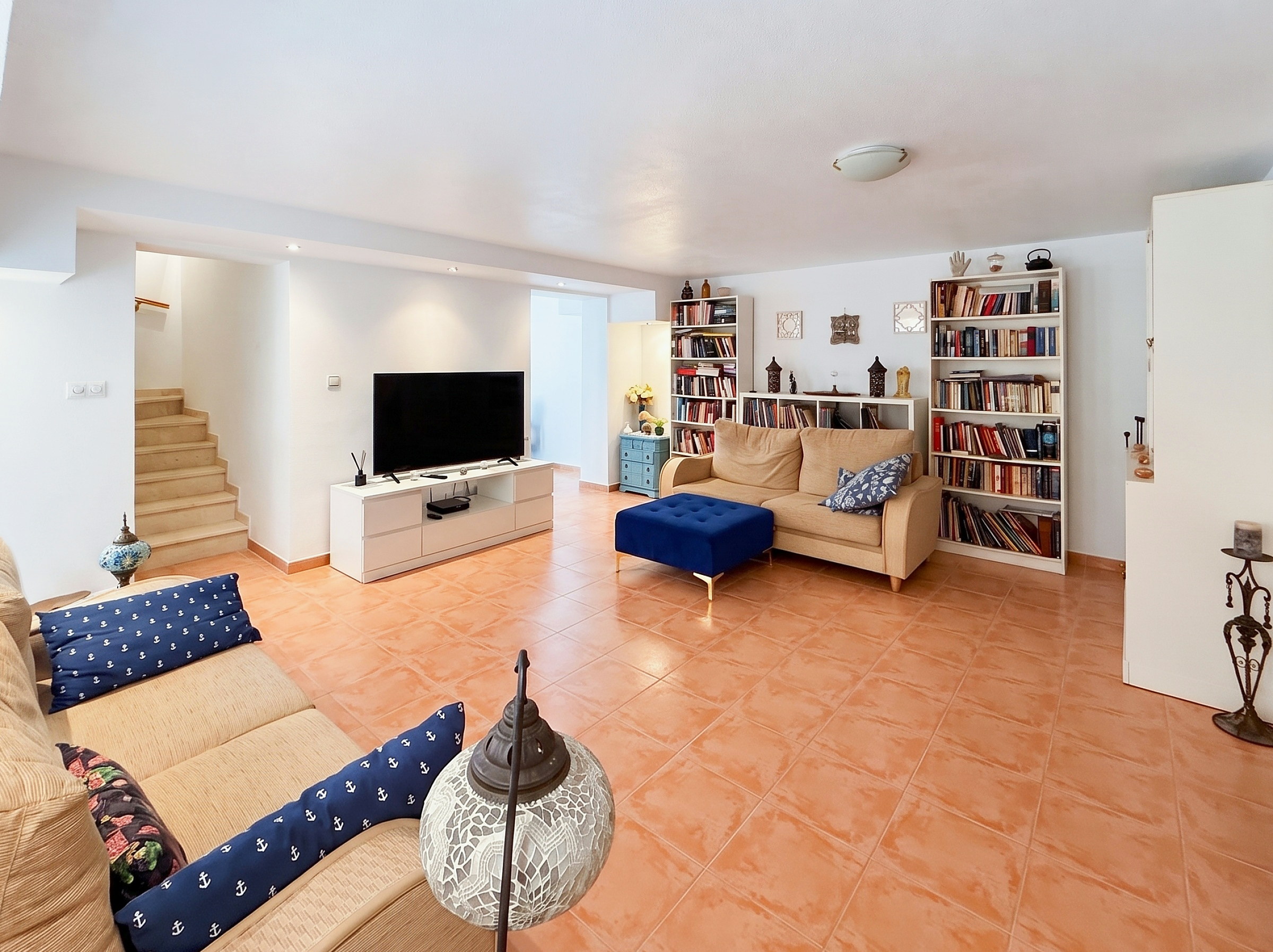 For sale - 4 Bedroom 3 Bathroom Town House in Villamartin - Costa Blanca  - Alicante