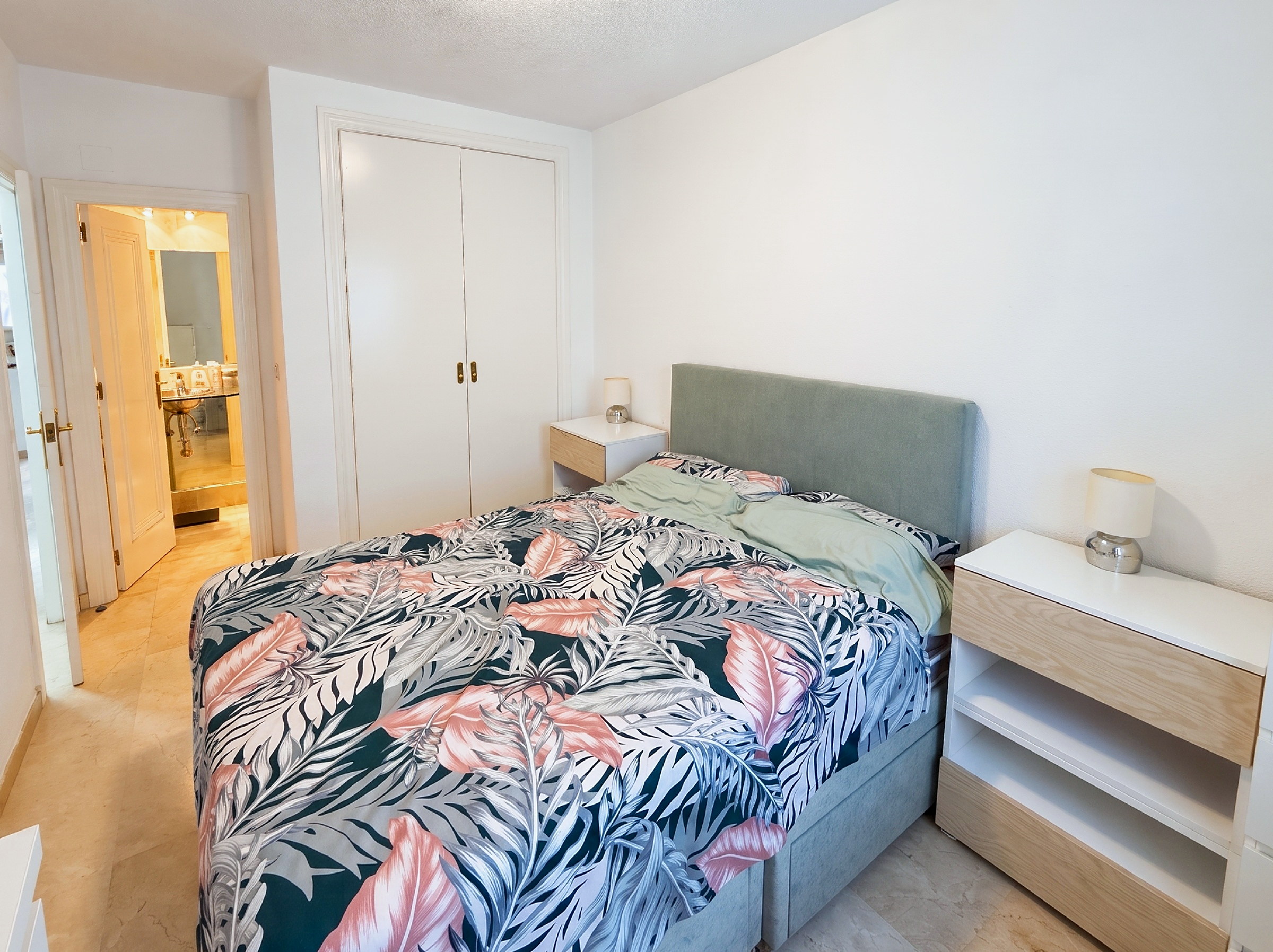 For sale - 4 Bedroom 3 Bathroom Town House in Villamartin - Costa Blanca  - Alicante