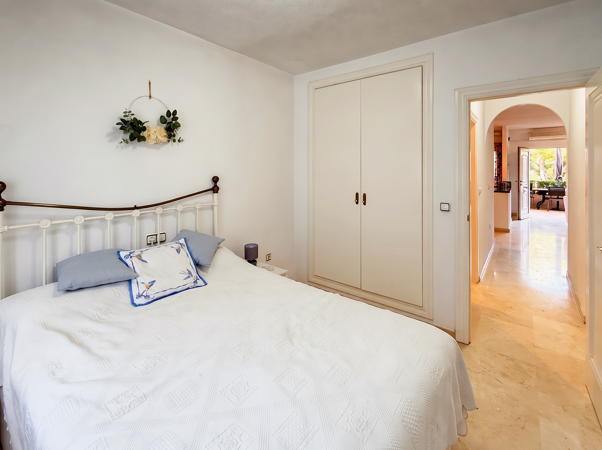 For sale - 4 Bedroom 3 Bathroom Town House in Villamartin - Costa Blanca  - Alicante