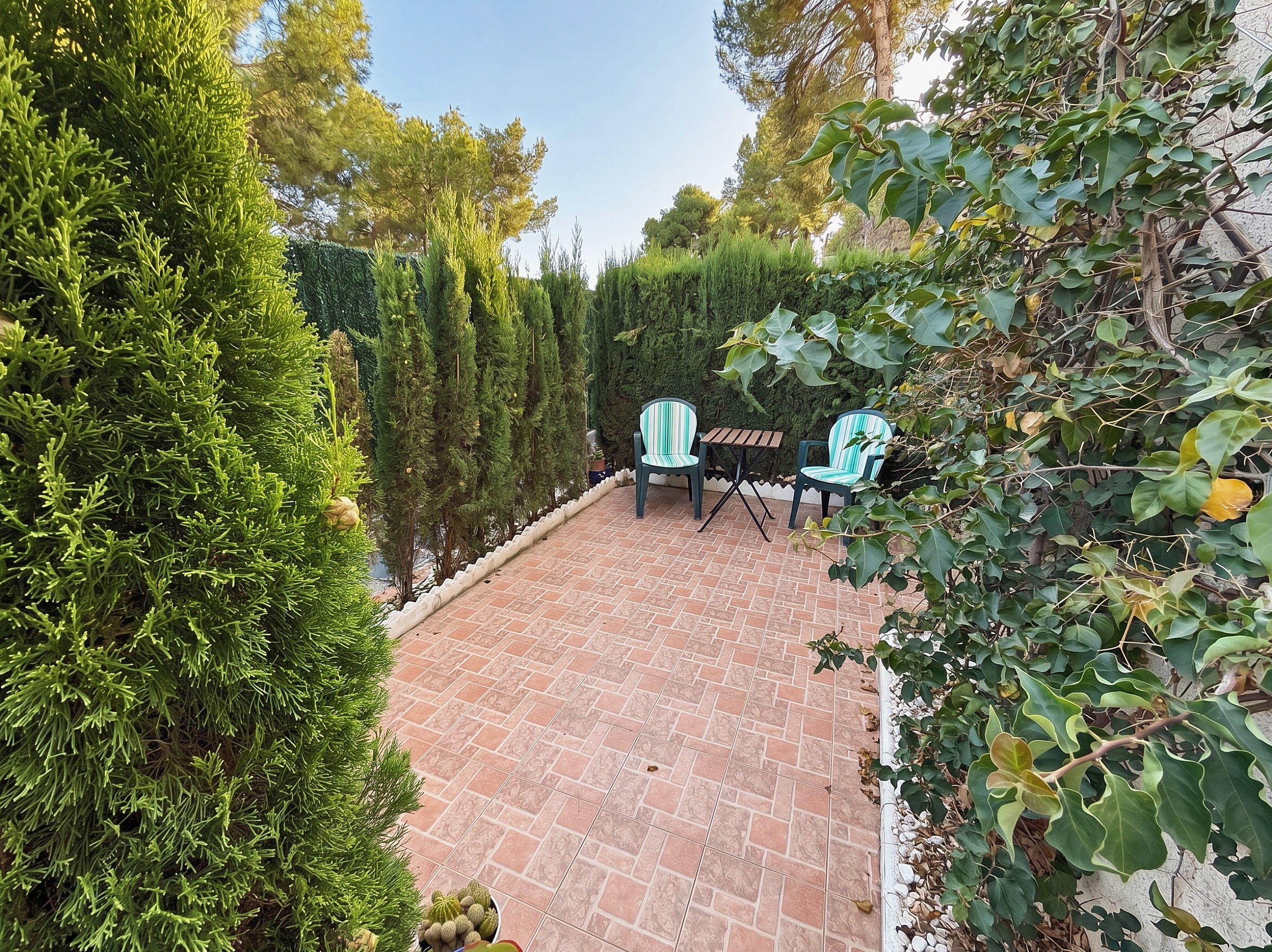 For sale - 4 Bedroom 3 Bathroom Town House in Villamartin - Costa Blanca  - Alicante