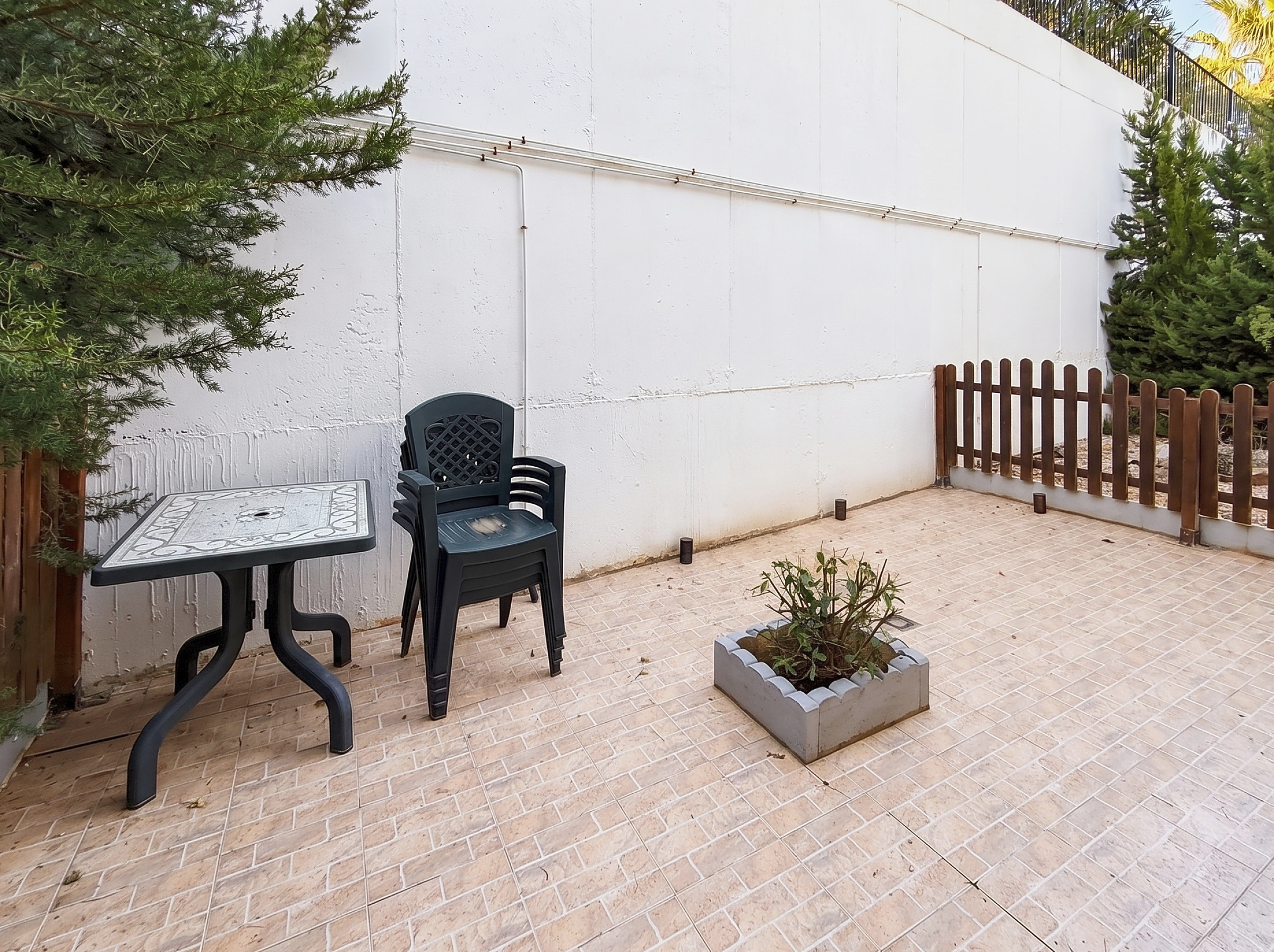 For sale - 4 Bedroom 3 Bathroom Town House in Villamartin - Costa Blanca  - Alicante