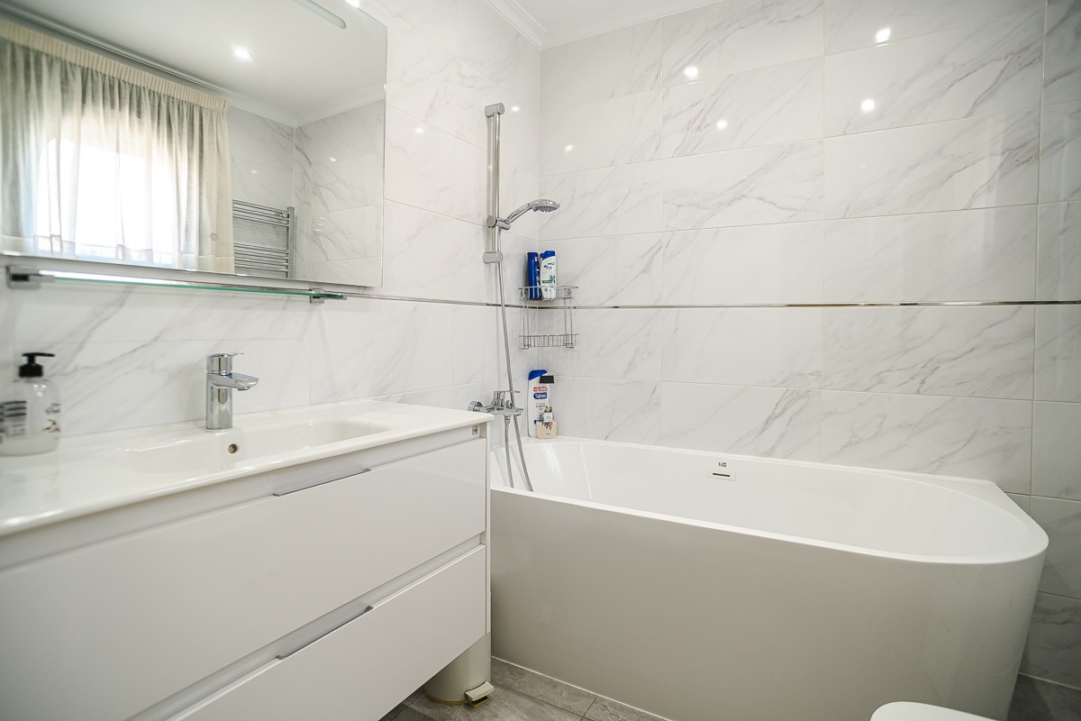 For sale - 4 Bedroom 2 Bathroom Villa in Torrevieja - Costa Blanca  - Alicante