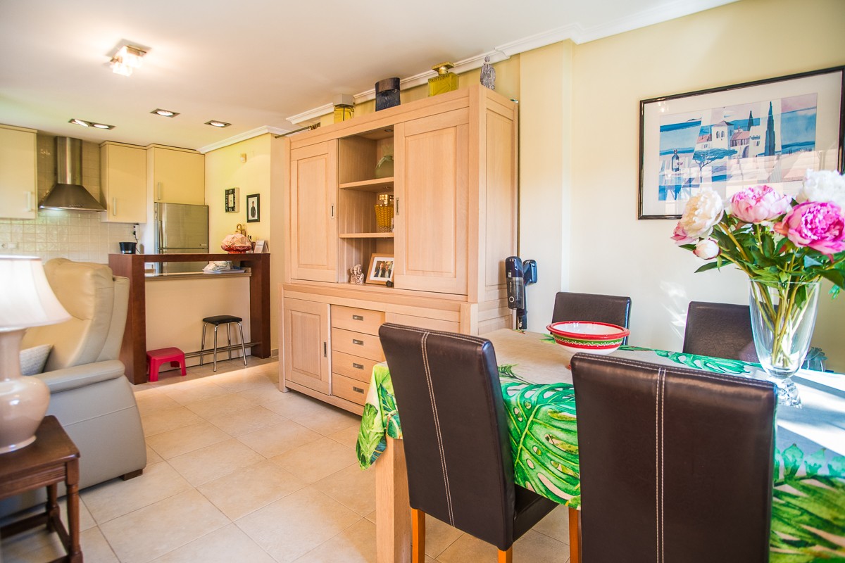 For sale - 4 Bedroom 2 Bathroom Villa in Torrevieja - Costa Blanca  - Alicante