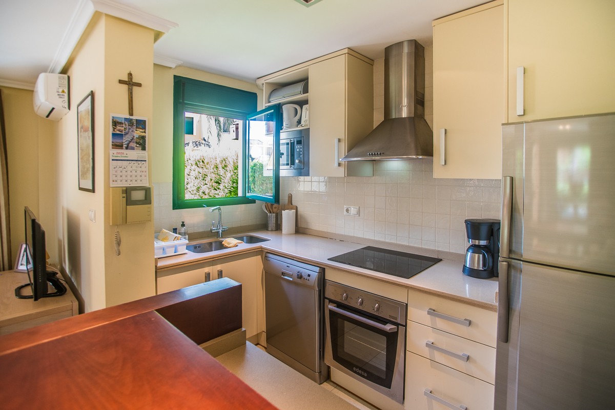 For sale - 4 Bedroom 2 Bathroom Villa in Torrevieja - Costa Blanca  - Alicante