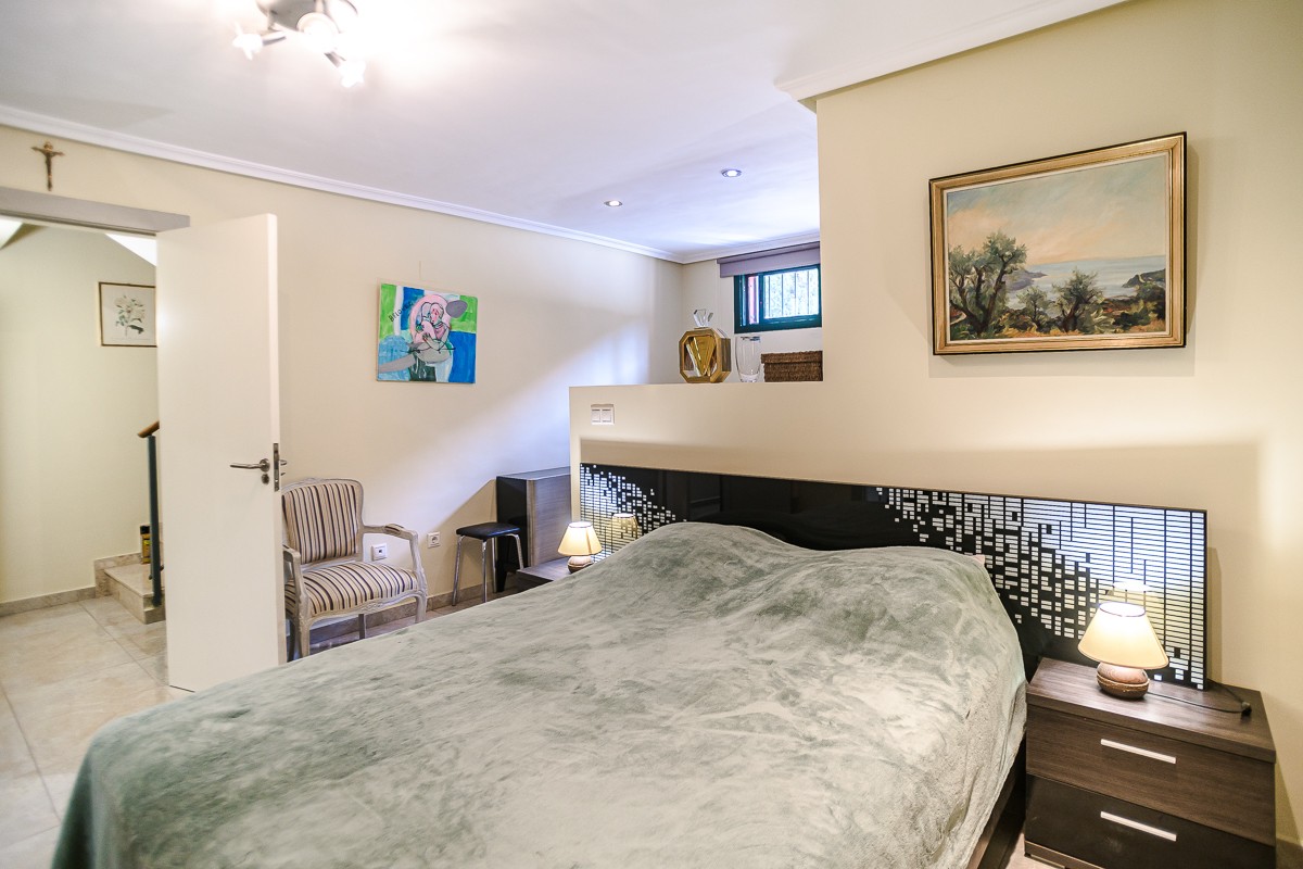 For sale - 4 Bedroom 2 Bathroom Villa in Torrevieja - Costa Blanca  - Alicante