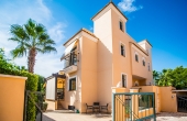 27-278-385-11-760/81663, 4 Bedroom 2 Bathroom Villa in Torrevieja