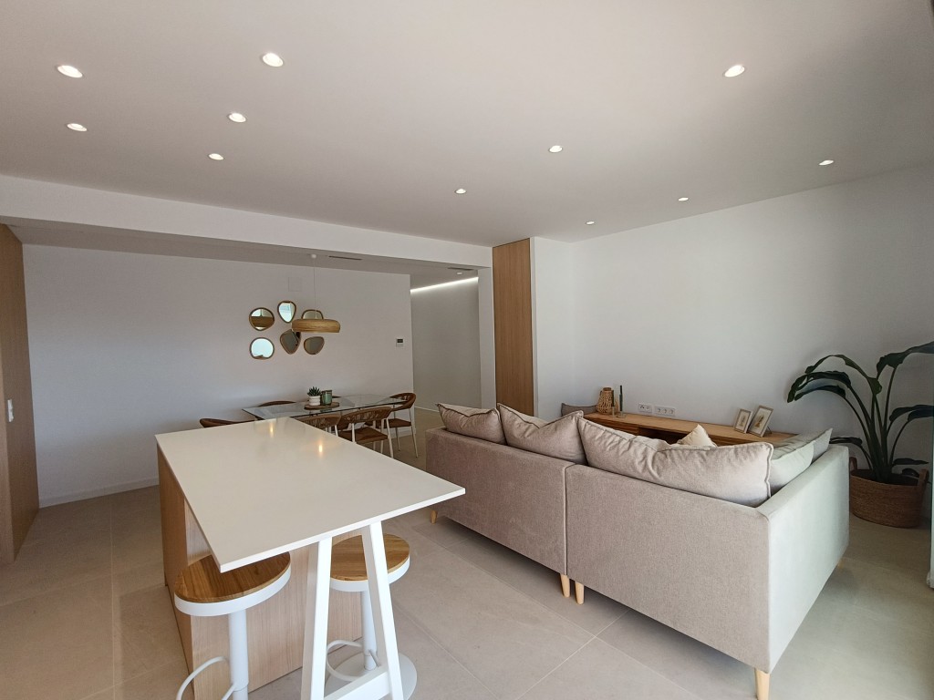 For sale - 3 Bedroom 2 Bathroom Villa in El Chaparral - El Chaparral - Alicante
