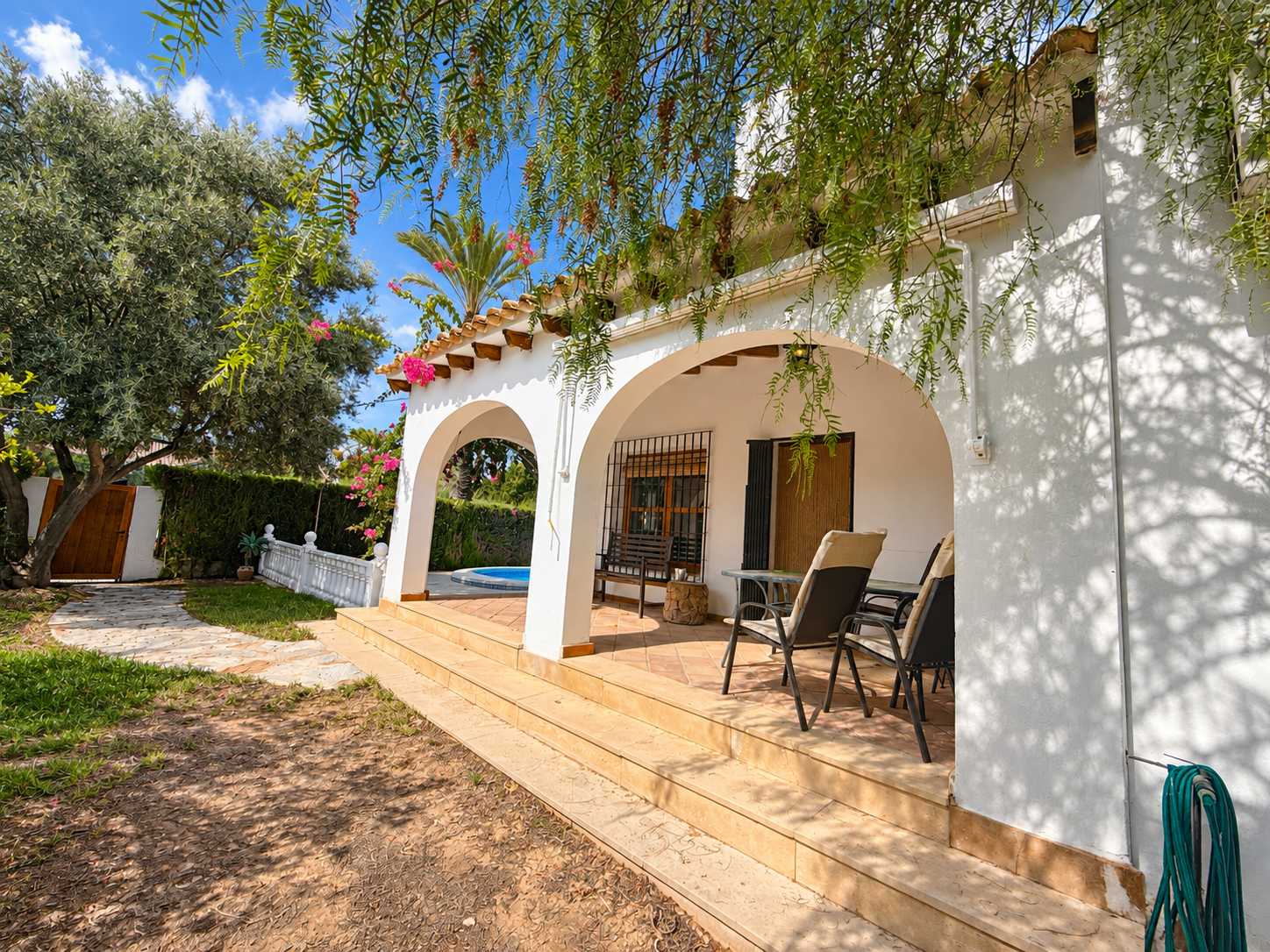 For sale - 4 Bedroom 2 Bathroom Villa in Cabo Roig -  - Orihuela Costa