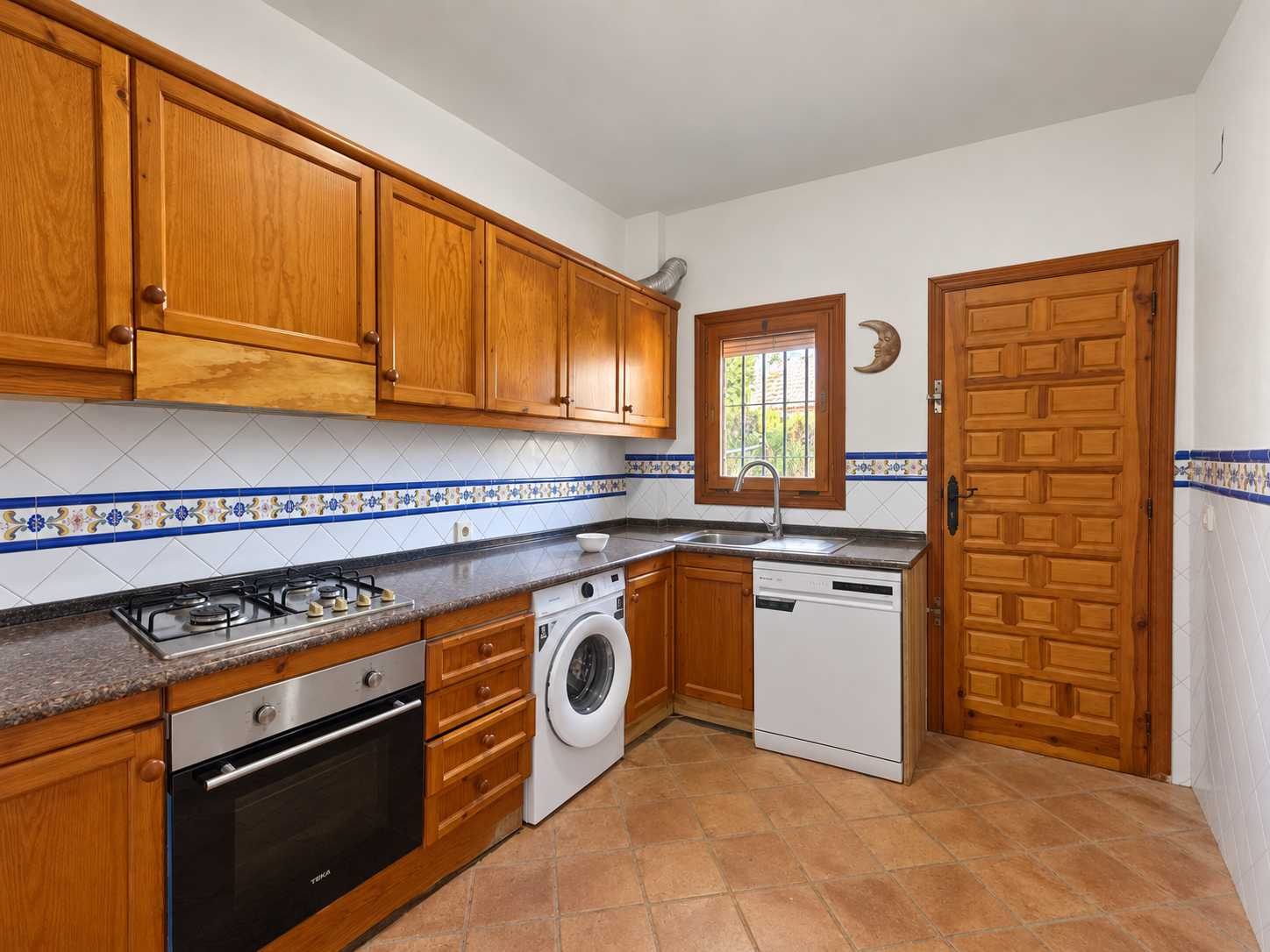 For sale - 4 Bedroom 2 Bathroom Villa in Cabo Roig -  - Orihuela Costa