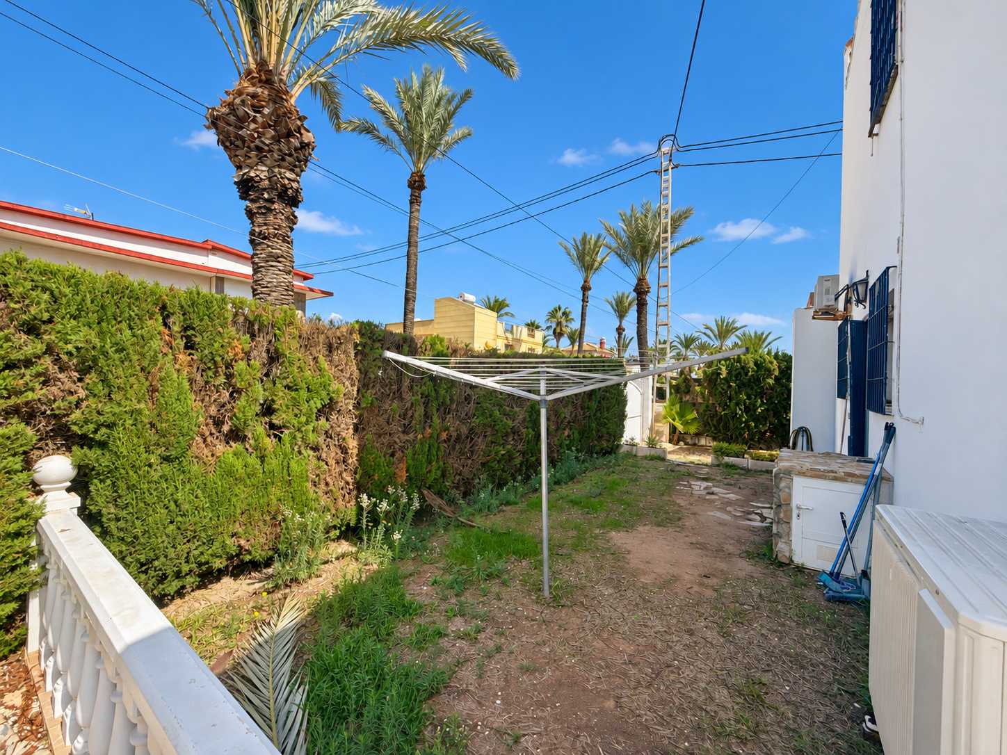 For sale - 4 Bedroom 2 Bathroom Villa in Cabo Roig -  - Orihuela Costa