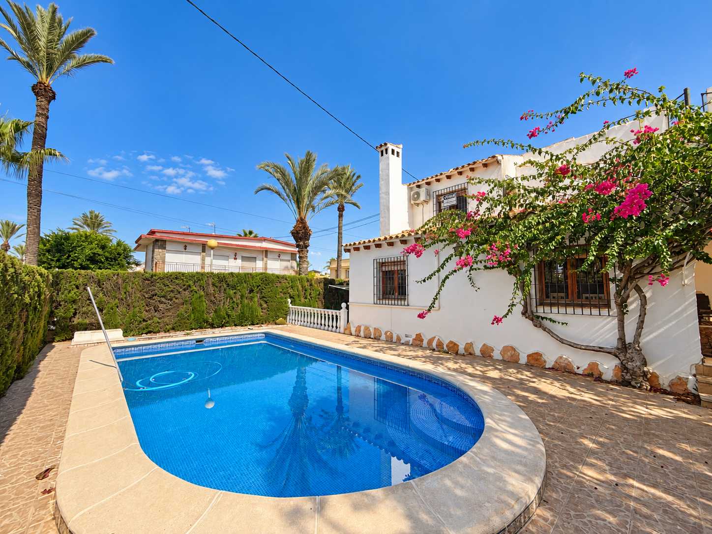 For sale - 4 Bedroom 2 Bathroom Villa in Cabo Roig -  - Orihuela Costa