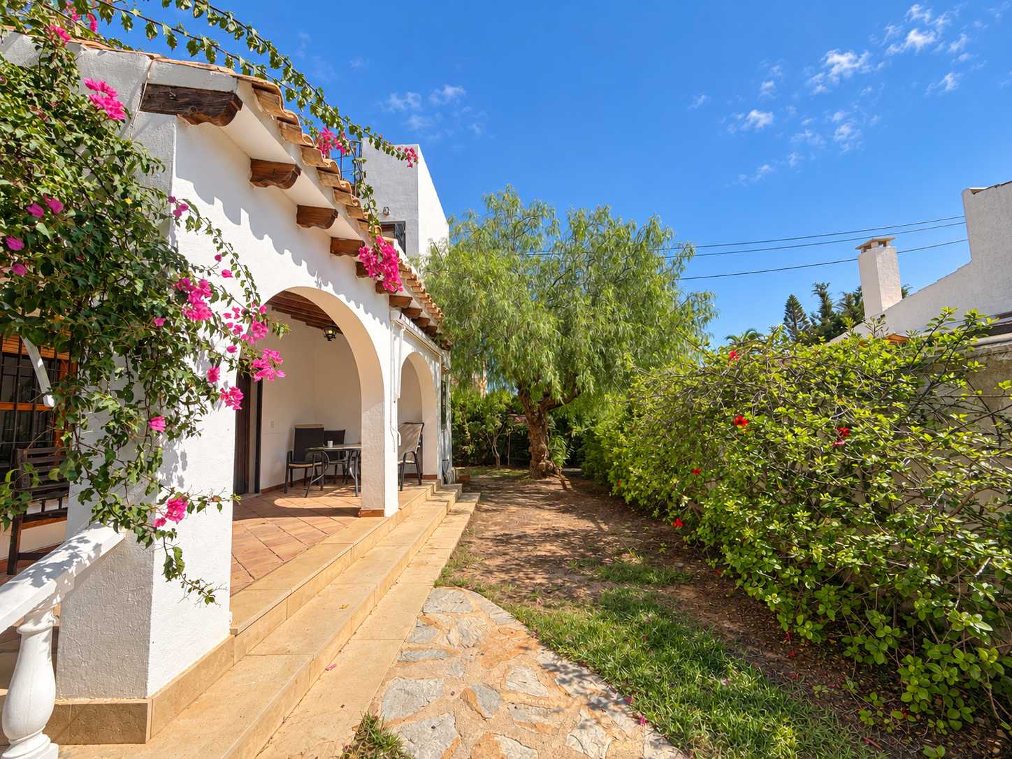 For sale - 4 Bedroom 2 Bathroom Villa in Cabo Roig -  - Orihuela Costa