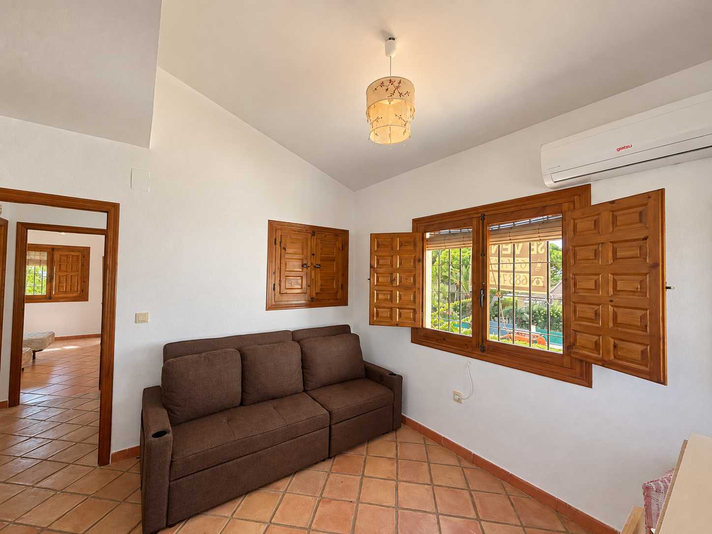 For sale - 4 Bedroom 2 Bathroom Villa in Cabo Roig -  - Orihuela Costa