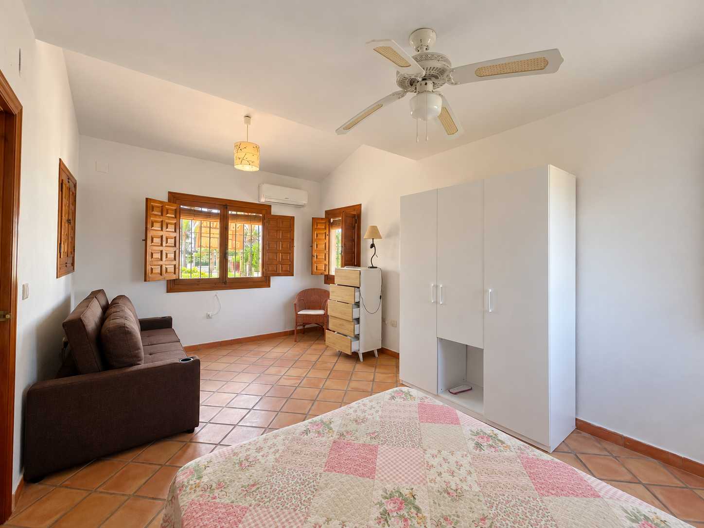 For sale - 4 Bedroom 2 Bathroom Villa in Cabo Roig -  - Orihuela Costa