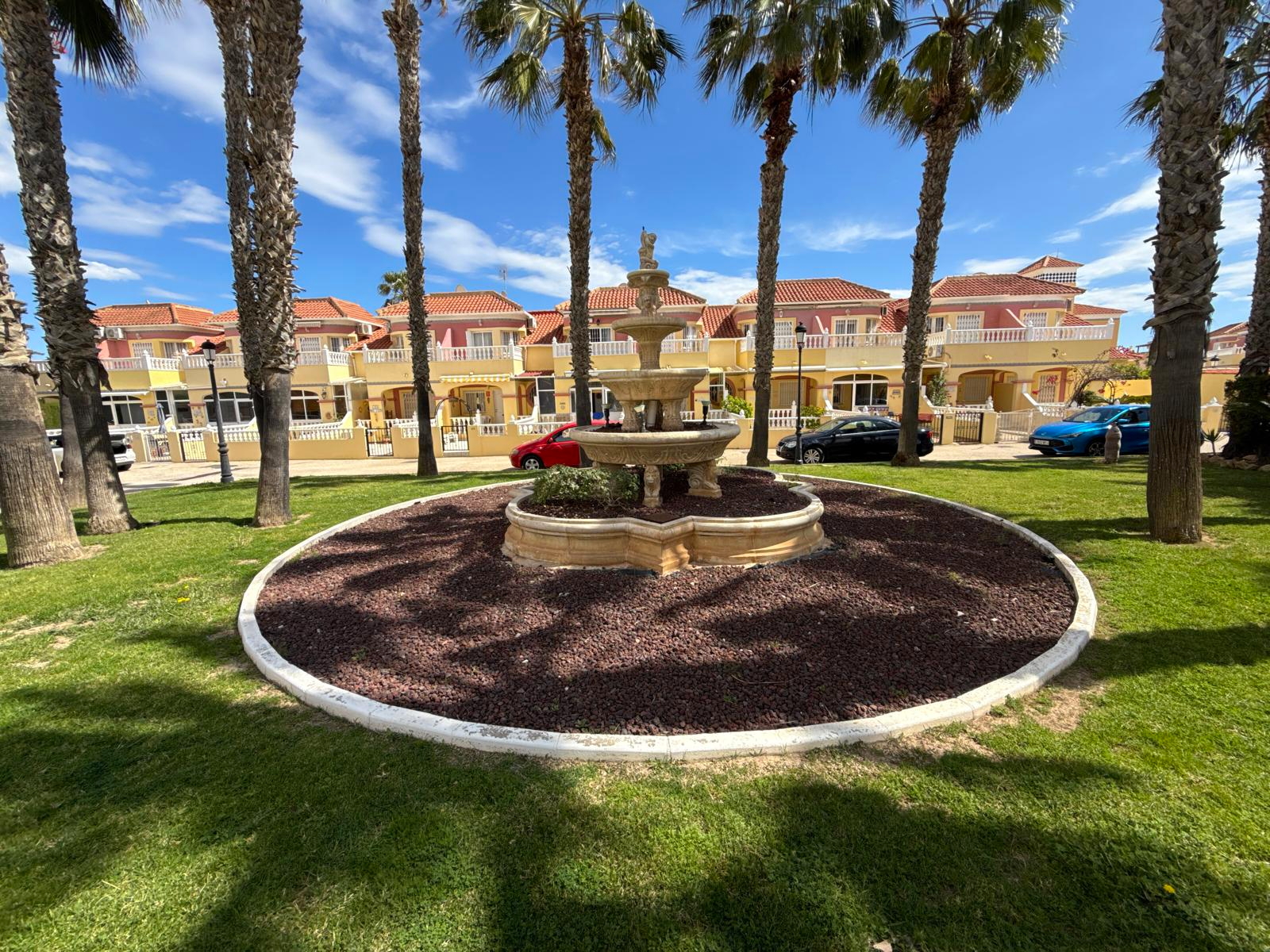 For sale - 3 Bedroom 2 Bathroom Townhouse in La Zenia -  - Orihuela Costa
