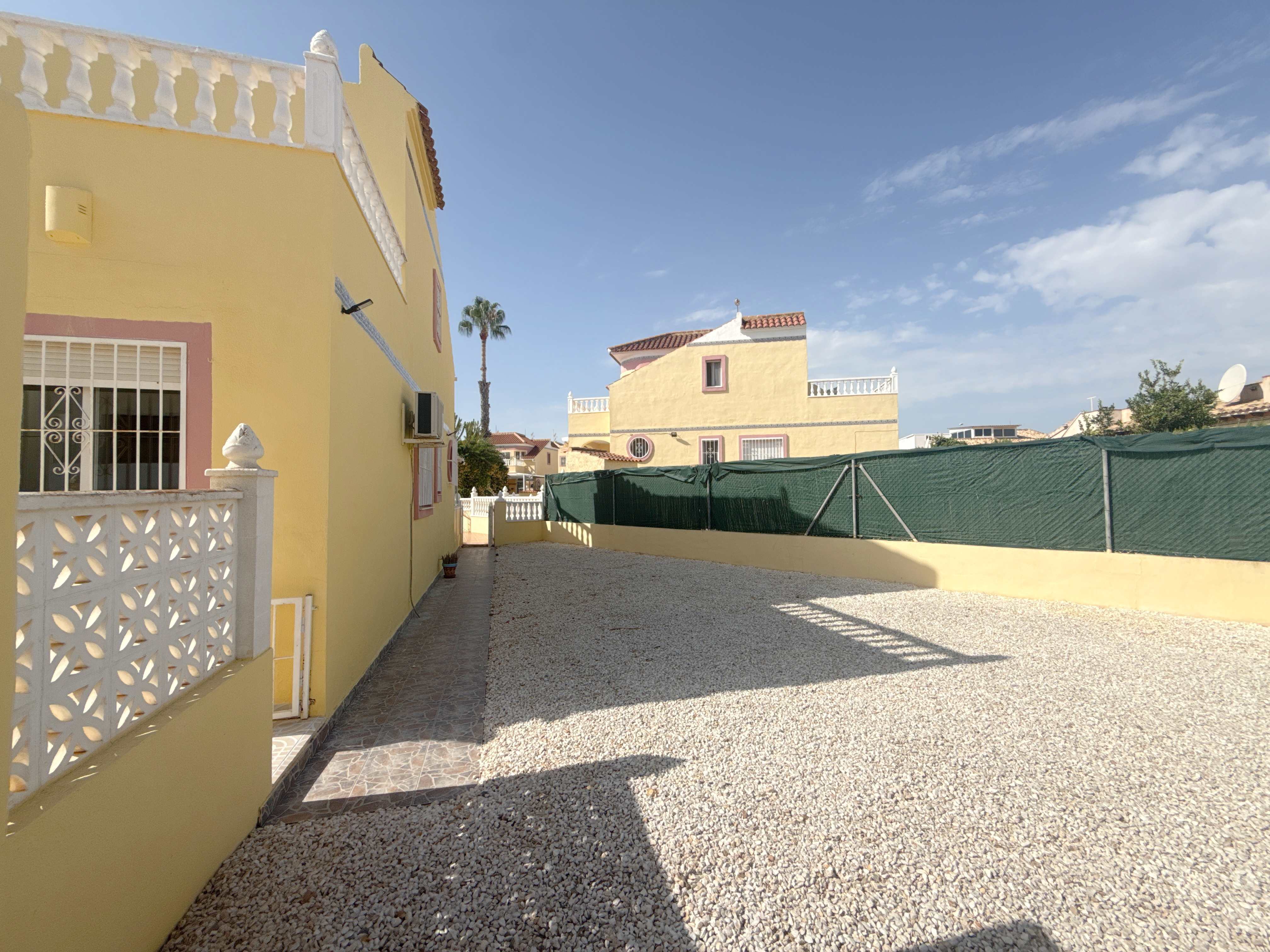 For sale - 3 Bedroom 2 Bathroom Townhouse in La Zenia -  - Orihuela Costa