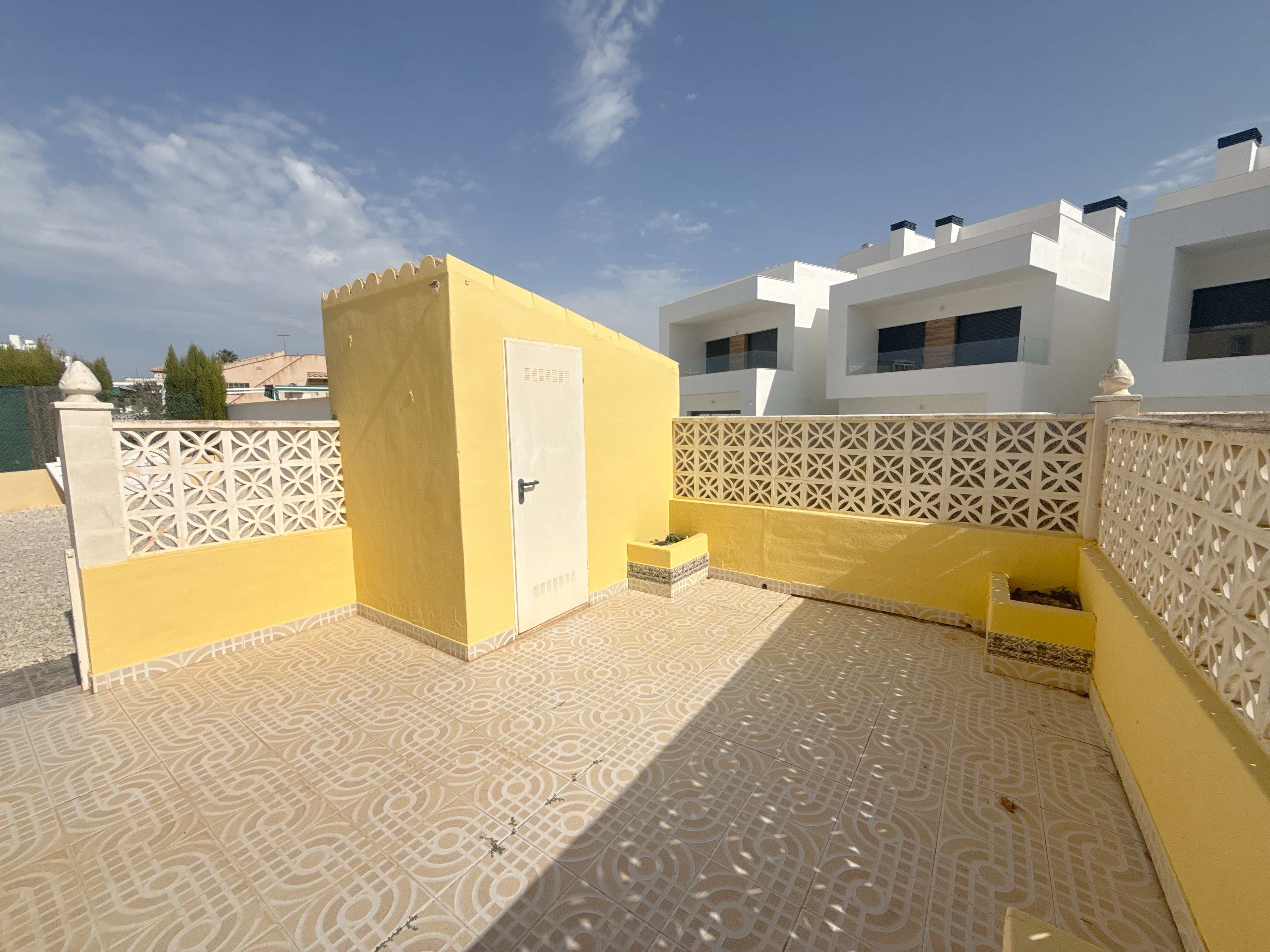 For sale - 3 Bedroom 2 Bathroom Townhouse in La Zenia -  - Orihuela Costa