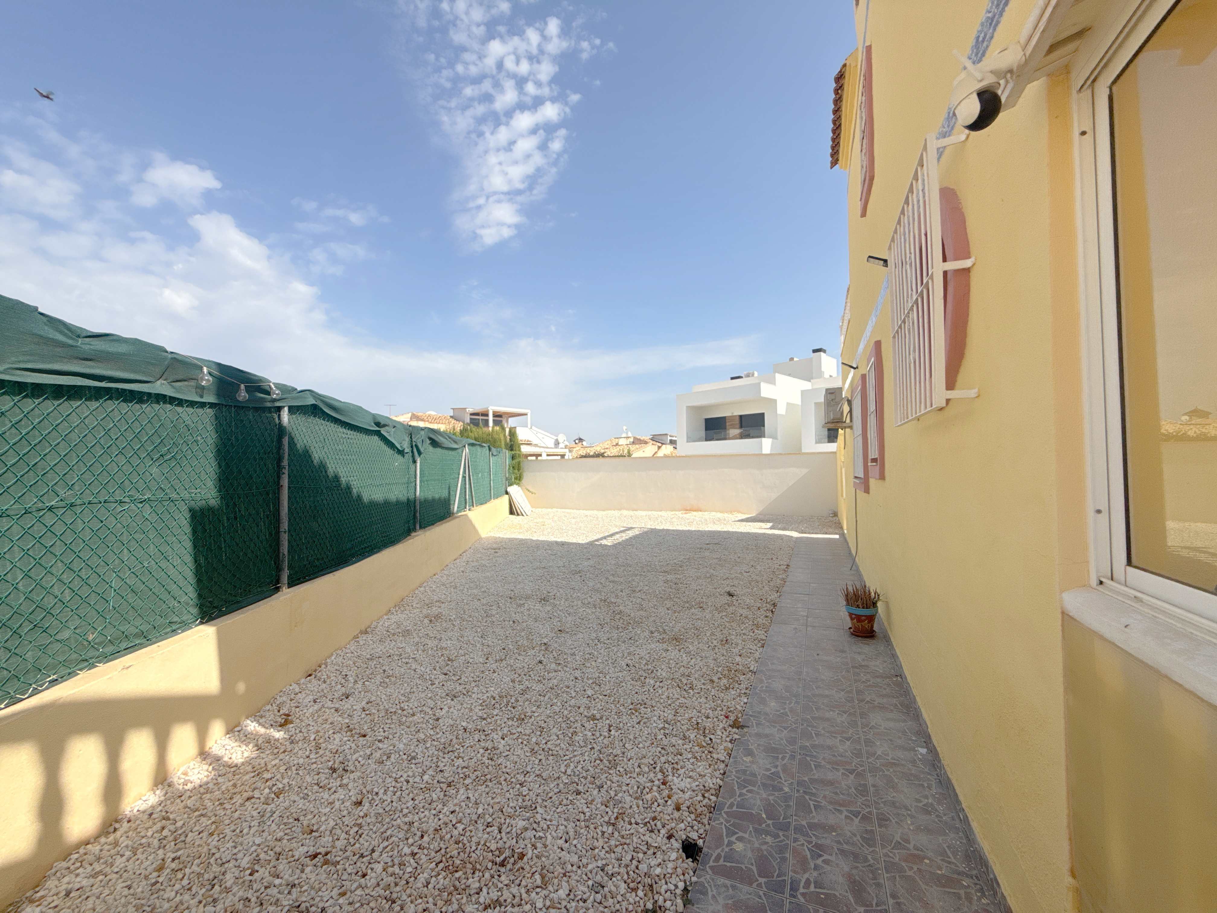 For sale - 3 Bedroom 2 Bathroom Townhouse in La Zenia -  - Orihuela Costa