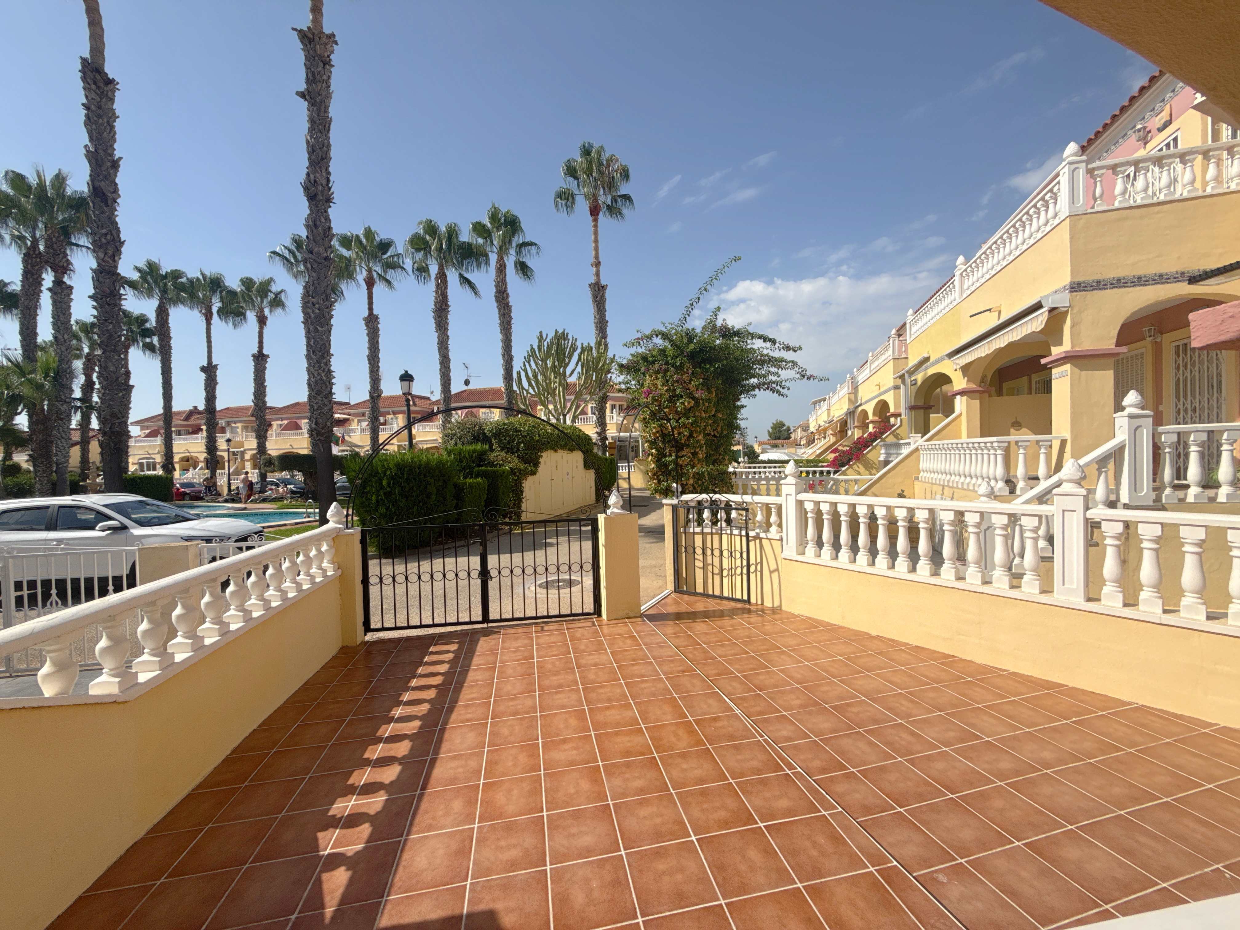 For sale - 3 Bedroom 2 Bathroom Townhouse in La Zenia -  - Orihuela Costa