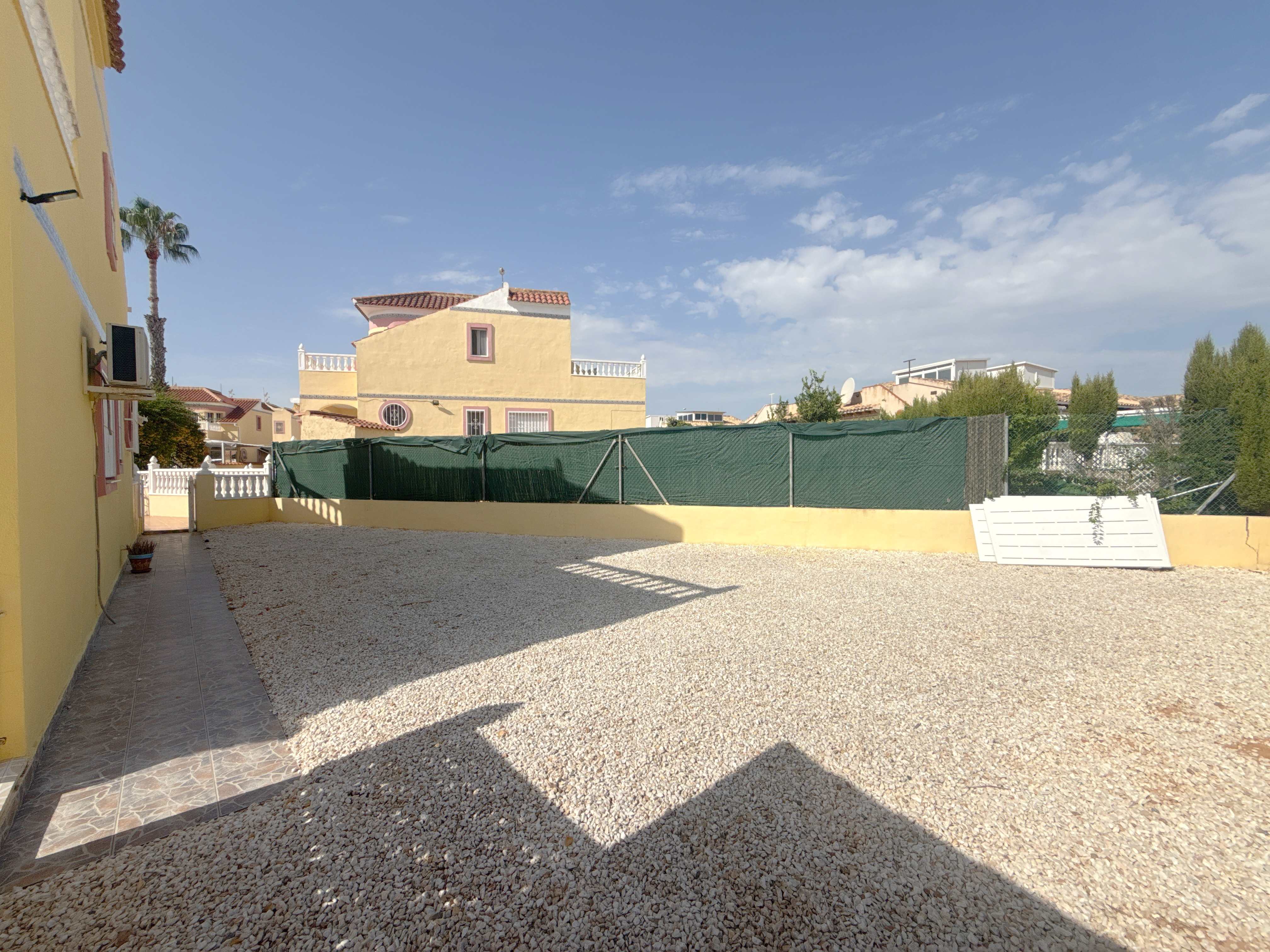 For sale - 3 Bedroom 2 Bathroom Townhouse in La Zenia -  - Orihuela Costa