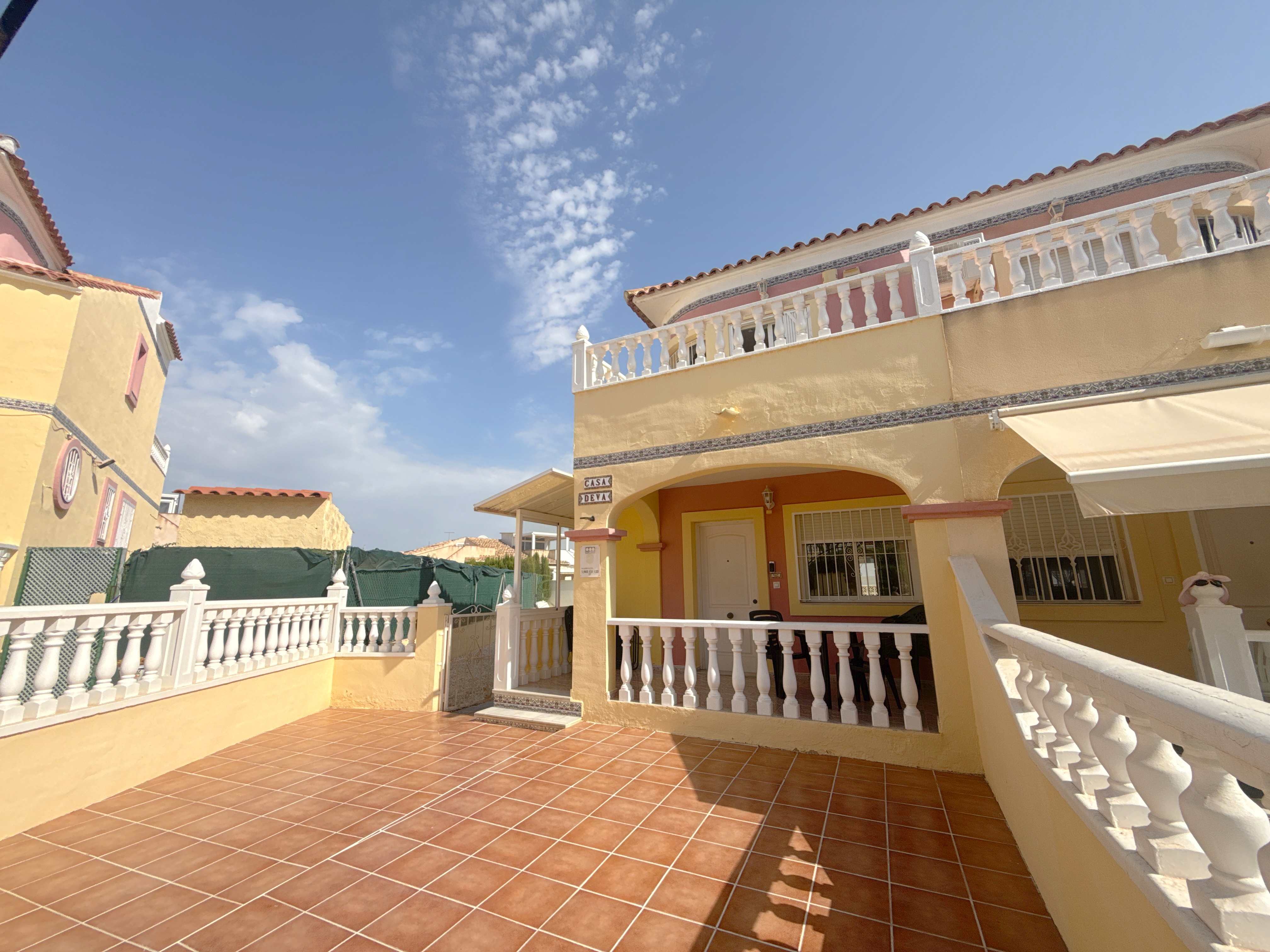 For sale - 3 Bedroom 2 Bathroom Townhouse in La Zenia -  - Orihuela Costa