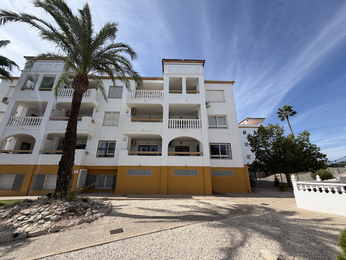 Apartment in Villamartin - view 1