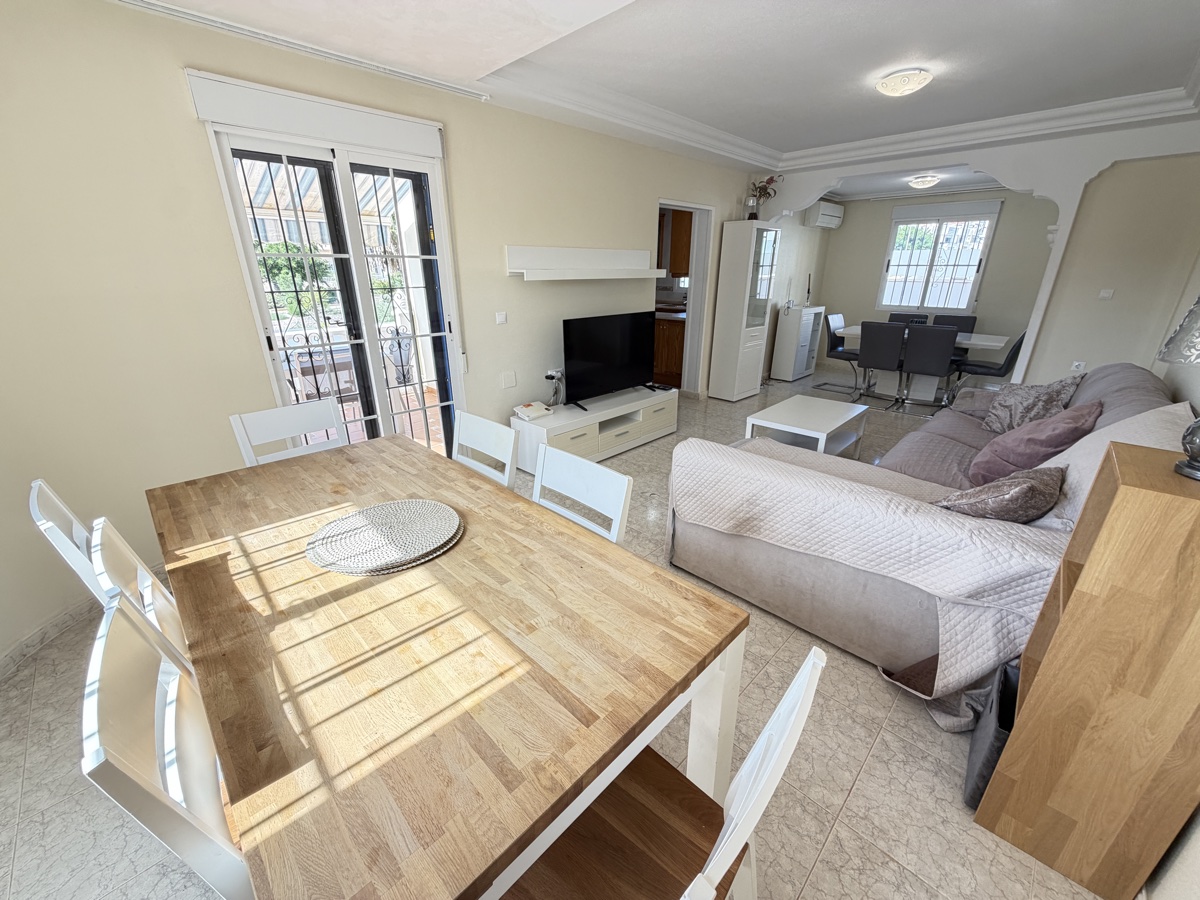 For sale - 3 Bedroom 2 Bathroom Villa in Villamartin - , Villamartin, Alicante, Spain - Alicante
