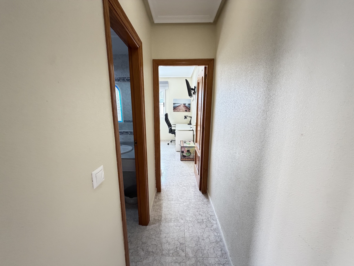 For sale - 3 Bedroom 2 Bathroom Villa in Villamartin - , Villamartin, Alicante, Spain - Alicante