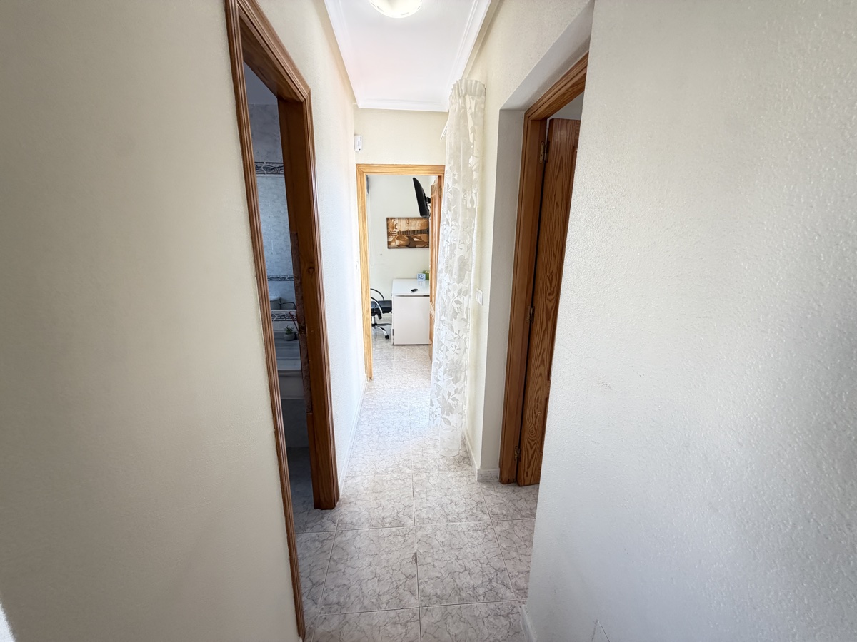 For sale - 3 Bedroom 2 Bathroom Villa in Villamartin - , Villamartin, Alicante, Spain - Alicante