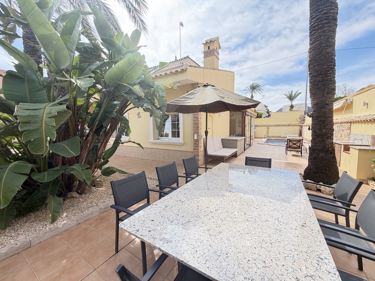 For sale - 4 Bedroom 4 Bathroom Villa in Cabo Roig - , Cabo Roig, Alicante, Spain - Alicante