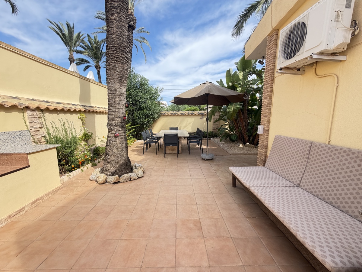For sale - 4 Bedroom 4 Bathroom Villa in Cabo Roig - , Cabo Roig, Alicante, Spain - Alicante