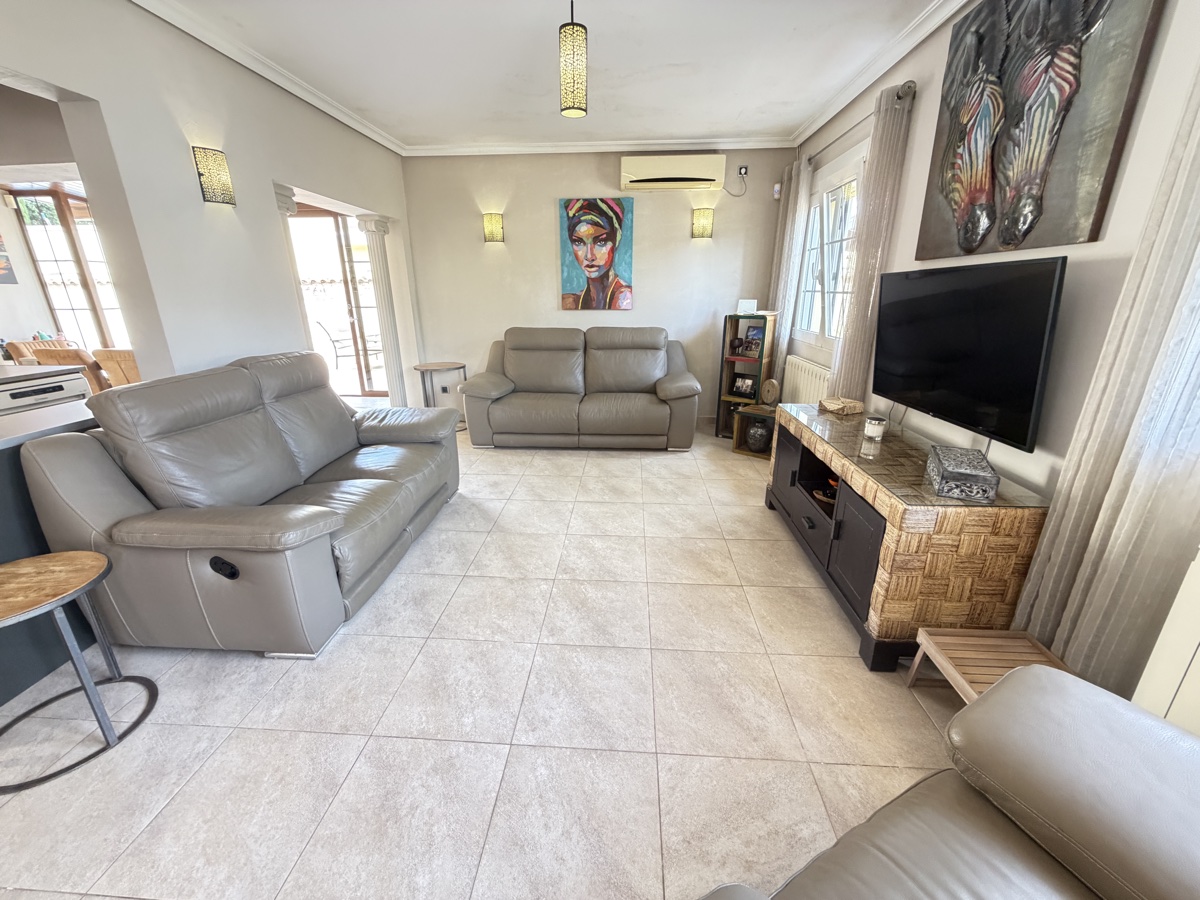 For sale - 4 Bedroom 4 Bathroom Villa in Cabo Roig - , Cabo Roig, Alicante, Spain - Alicante