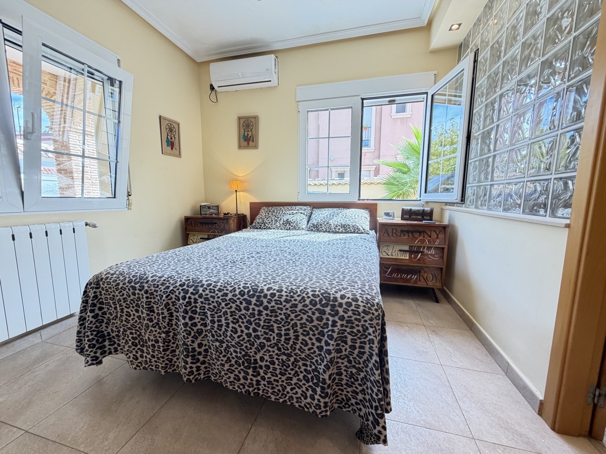 For sale - 4 Bedroom 4 Bathroom Villa in Cabo Roig - , Cabo Roig, Alicante, Spain - Alicante