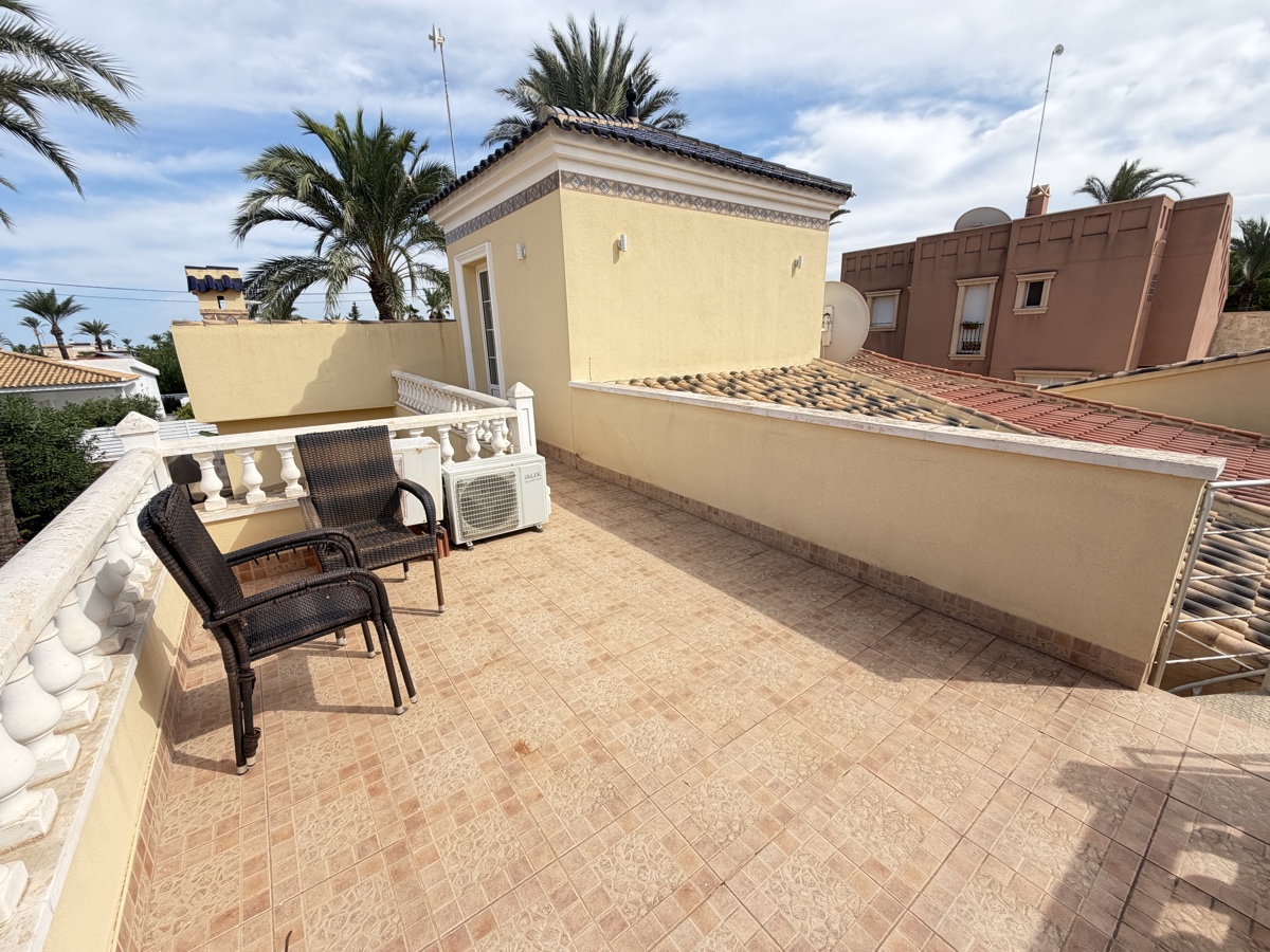 For sale - 4 Bedroom 4 Bathroom Villa in Cabo Roig - , Cabo Roig, Alicante, Spain - Alicante