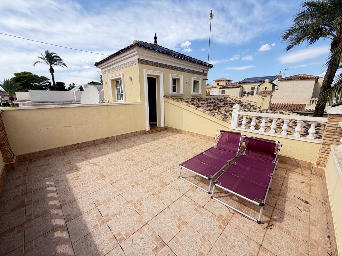 For sale - 4 Bedroom 4 Bathroom Villa in Cabo Roig - , Cabo Roig, Alicante, Spain - Alicante