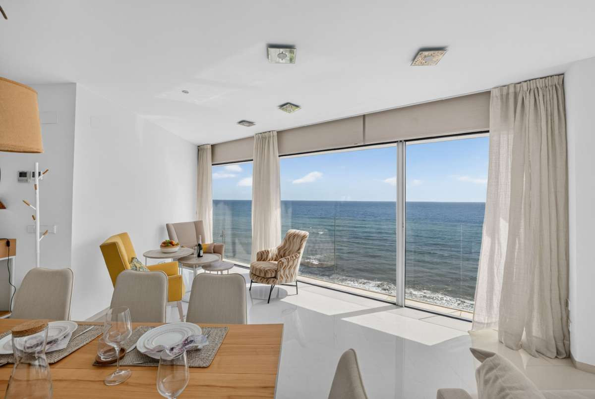 For sale - 4 Bedroom 2 Bathroom Apartment - Penthouse in Torrevieja - Torrevieja Centro  - Alicante